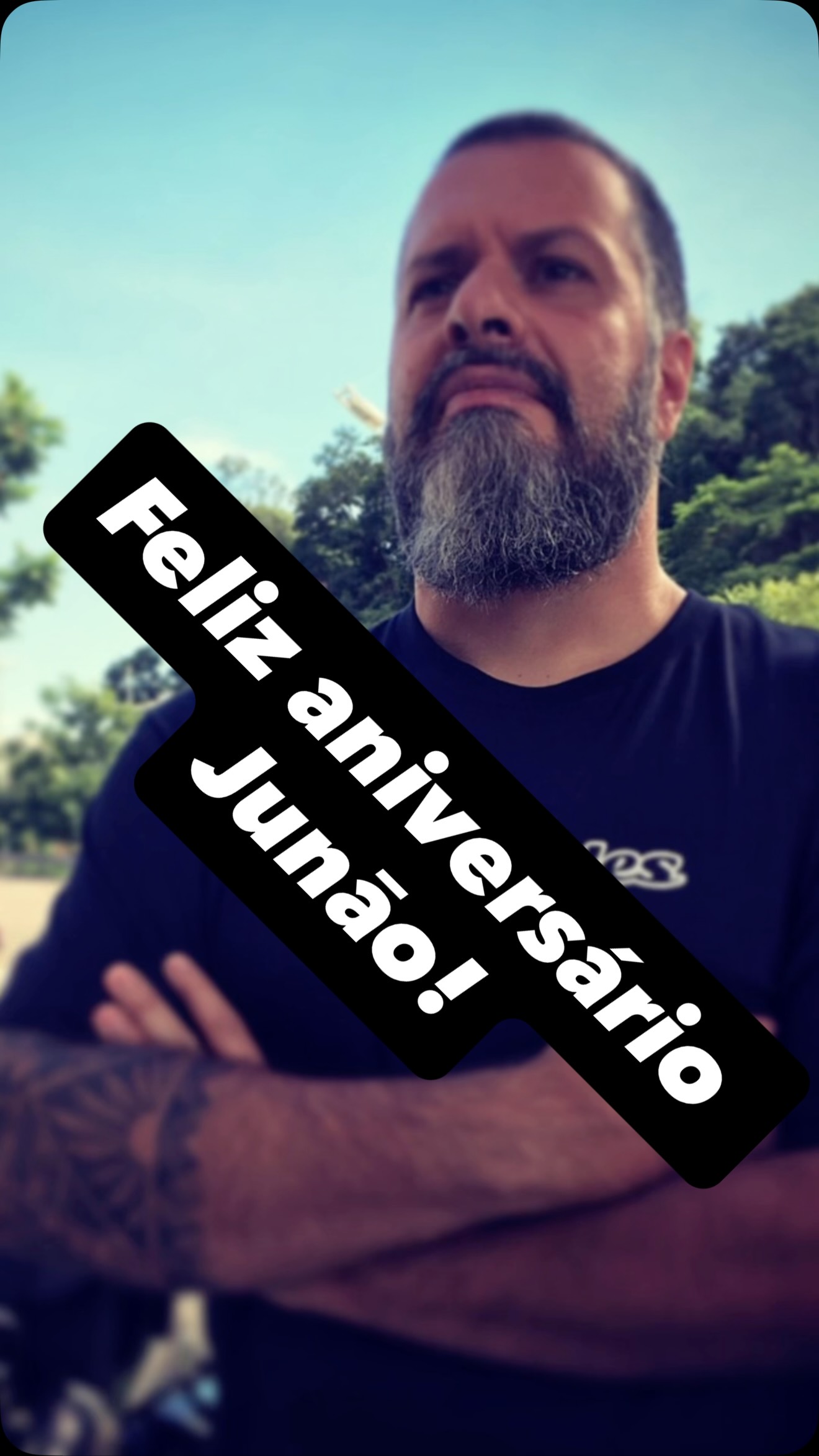 Hoje é o dia dele @junaomanzatto
Aqui um pouco da história desse casca grossa e irmãozão que a estrada me presenteou.
Parabéns Junão!!
Guerreiro, brabo e loco!
Como vc costuma dizer “tamo junto até depois do fim”
#sigaloscondes #loscondeskustom