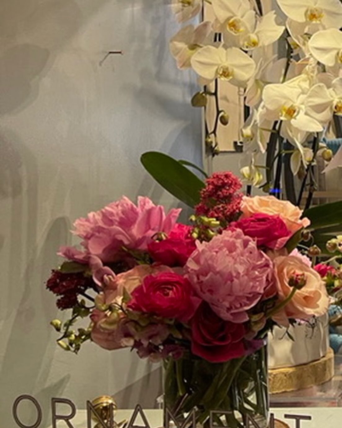 Just something beautiful to start the week.#luxury #luxurydesign #luxuryflowers