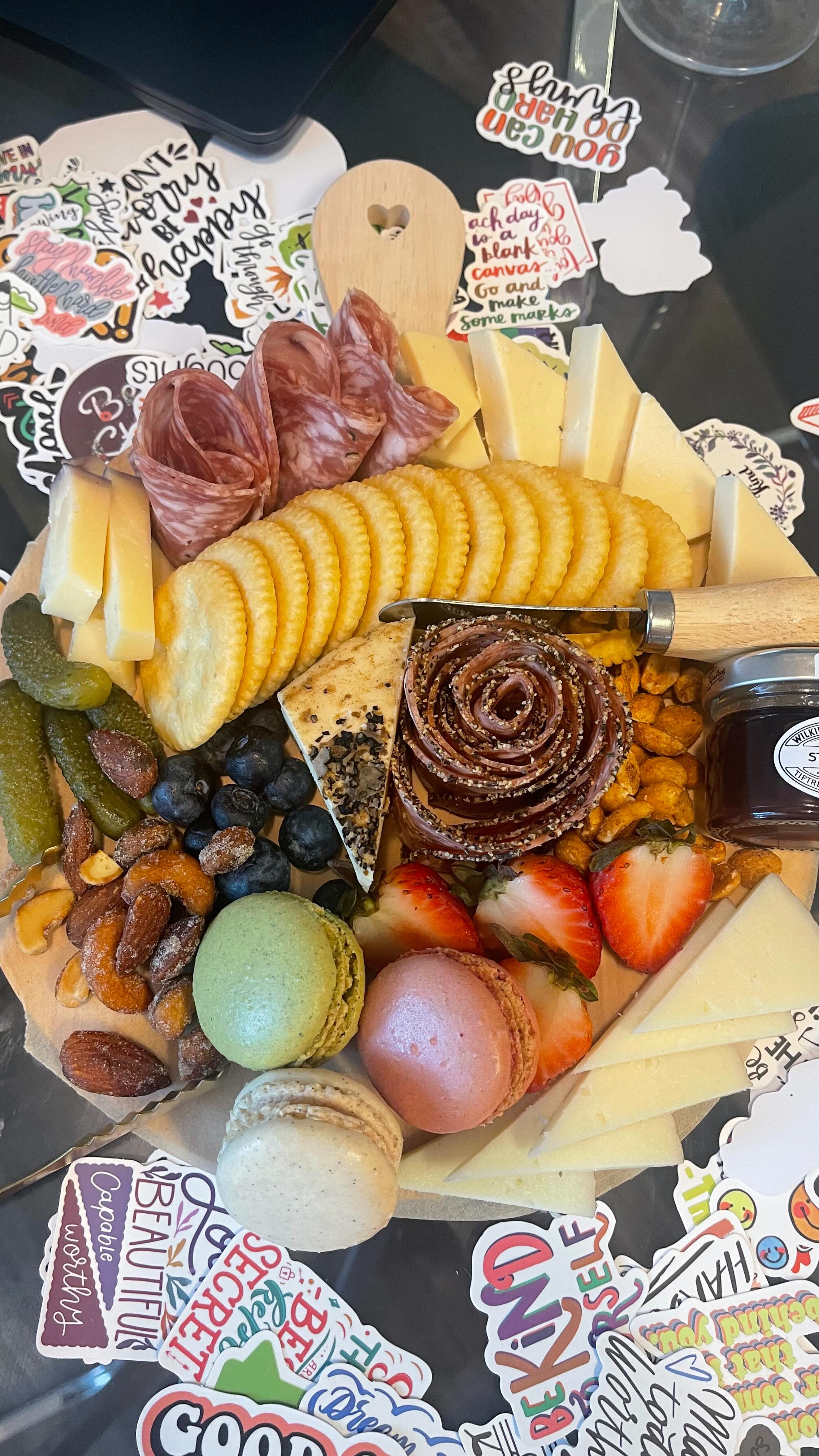 Manifesting our best year yet 🧀🥂✨
#charcuterieboard #charcuterieart #cheeselovers #foodstyling #tampabayfoodies