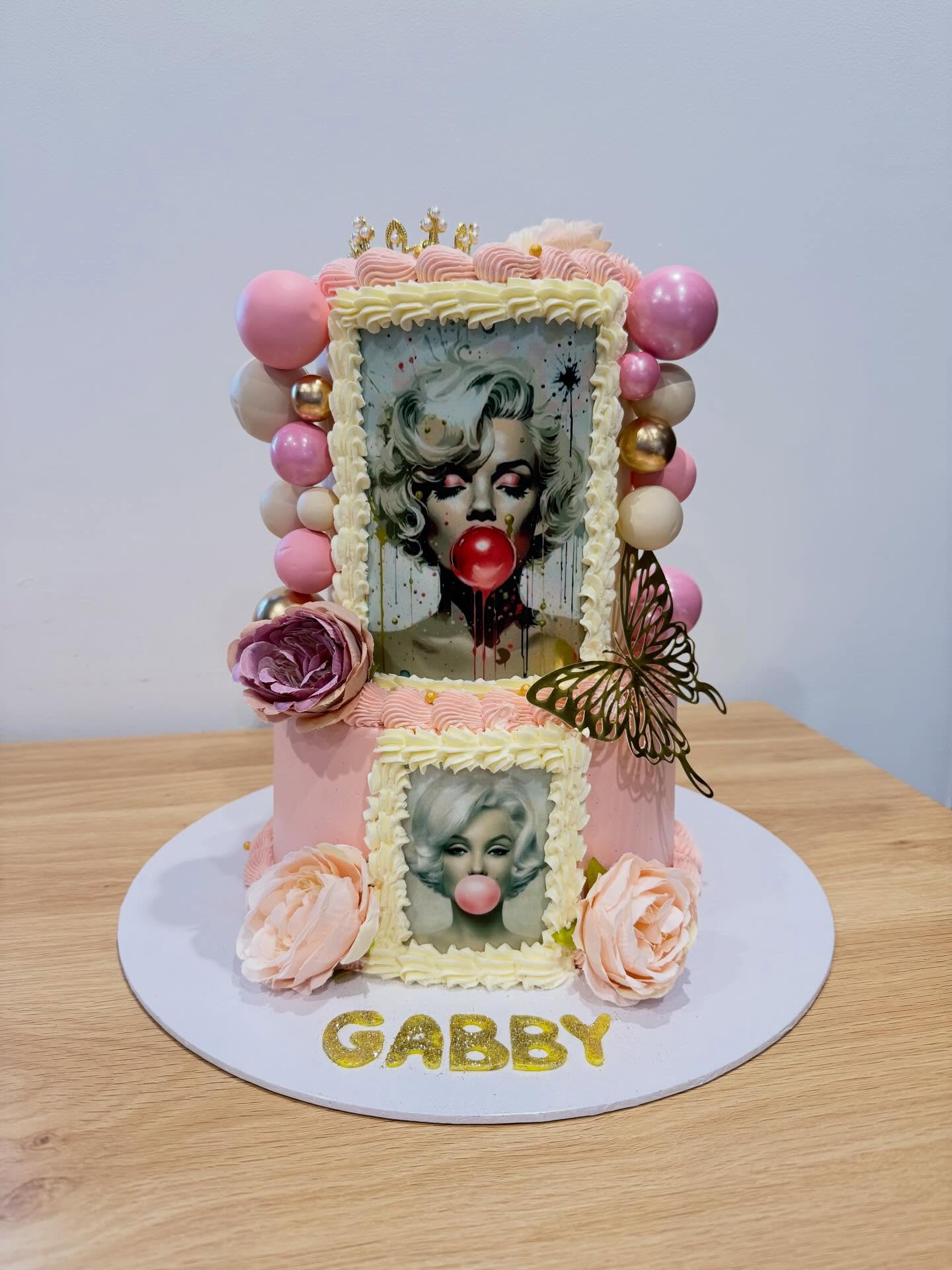 When a cake becomes a diva đ
Marilyn Monroe vibes, blush tones and pure elegance â¨đ°
Obsessed already đ
#MarilynInspired #GlamCake #LuxuryCake #CakeArt #StatementCake
CustomCake