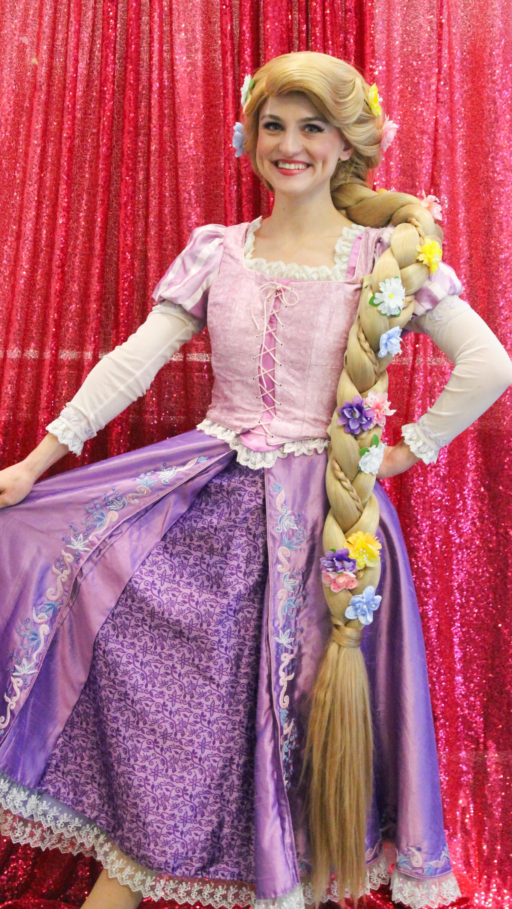 An ice-cream party with Rapunzel?! Such a cute party @lulietbakery 🍦🍧💕✨
.
.
.
#fairestofallparties #rapunzelparty #princessparty #icecreamparty #lulietbakery #houstonprincessparty #houstoncharacters #houstonpartyrentals #houstonkidsparty #houstonpartyplanner #houstonmoms #kingwoodmoms #westuniversitymoms