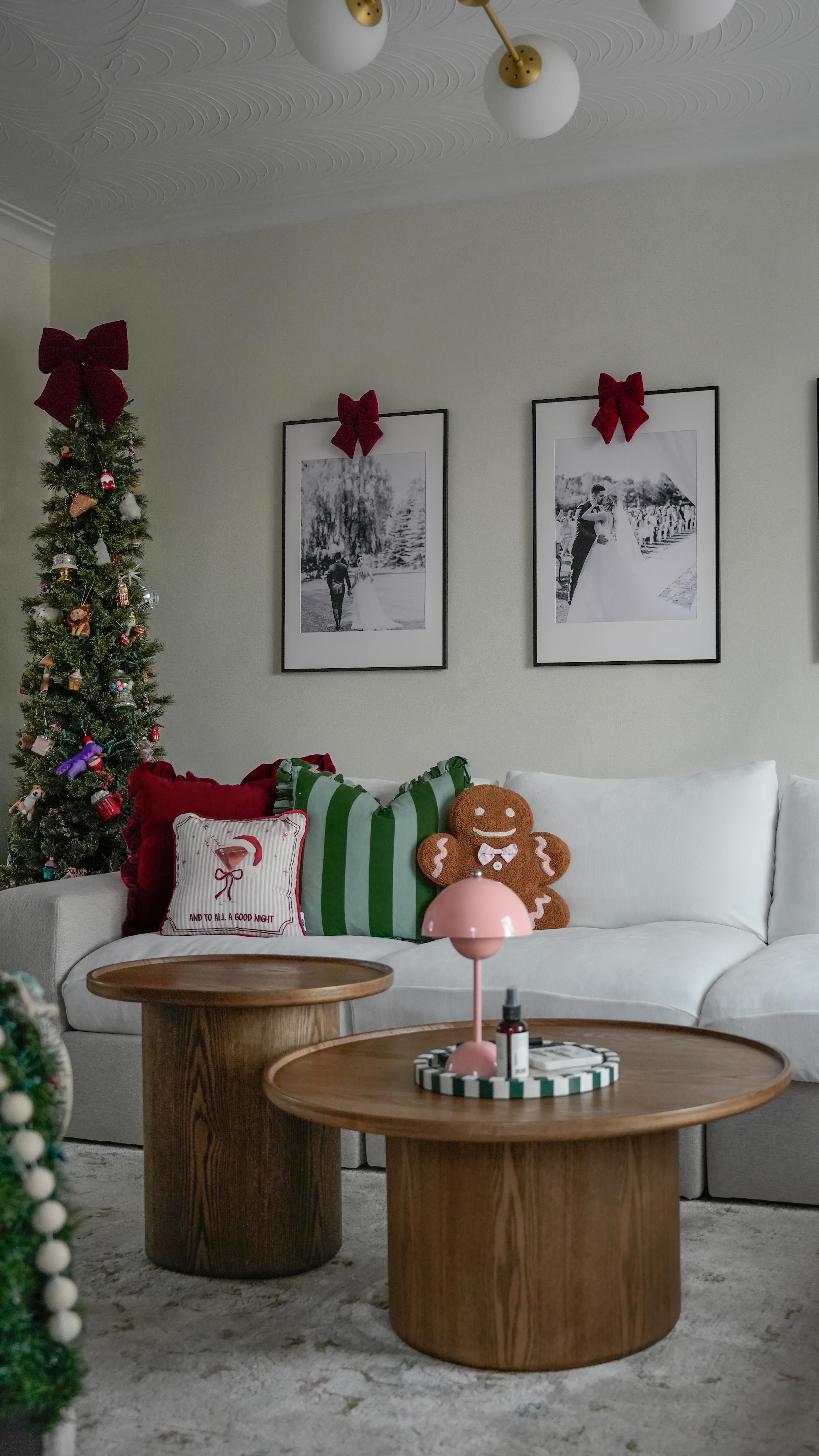 the only way to to tackle a christmas clean up is in christmas pjs 🎀✨
#holidaycleanup #holidaydecor #holidayseason #cleanwithme #cleaningmotivation
christmas decor, house cleaning, christmas clean up, christmas reset, cleaning reels