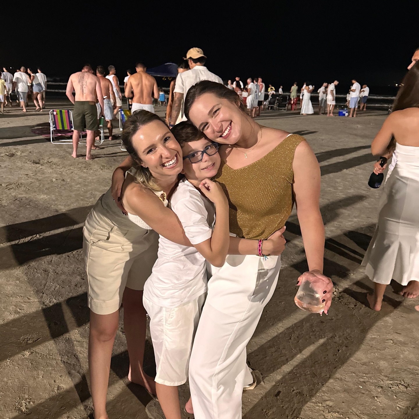 Se despedindo das férias com o coração cheio.
Pausa importante pra recarregar, reaproximar e reafirmar aquilo que é realmente importante na vida: as pessoas que amamos e que nos amam de volta.
Voltamos ainda mais prontas para viver 2026 🤍