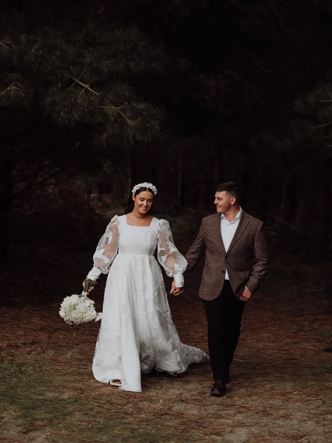 F A B R I C
When the fabric for a Bespoke gown is perfect for the design ✨️
The joy of bespoke means YOU get to choose every detail. The design, the fabric, the fit.
Still so in love with this dress 🫶
#bespokegown #bride #bespokeweddingdress