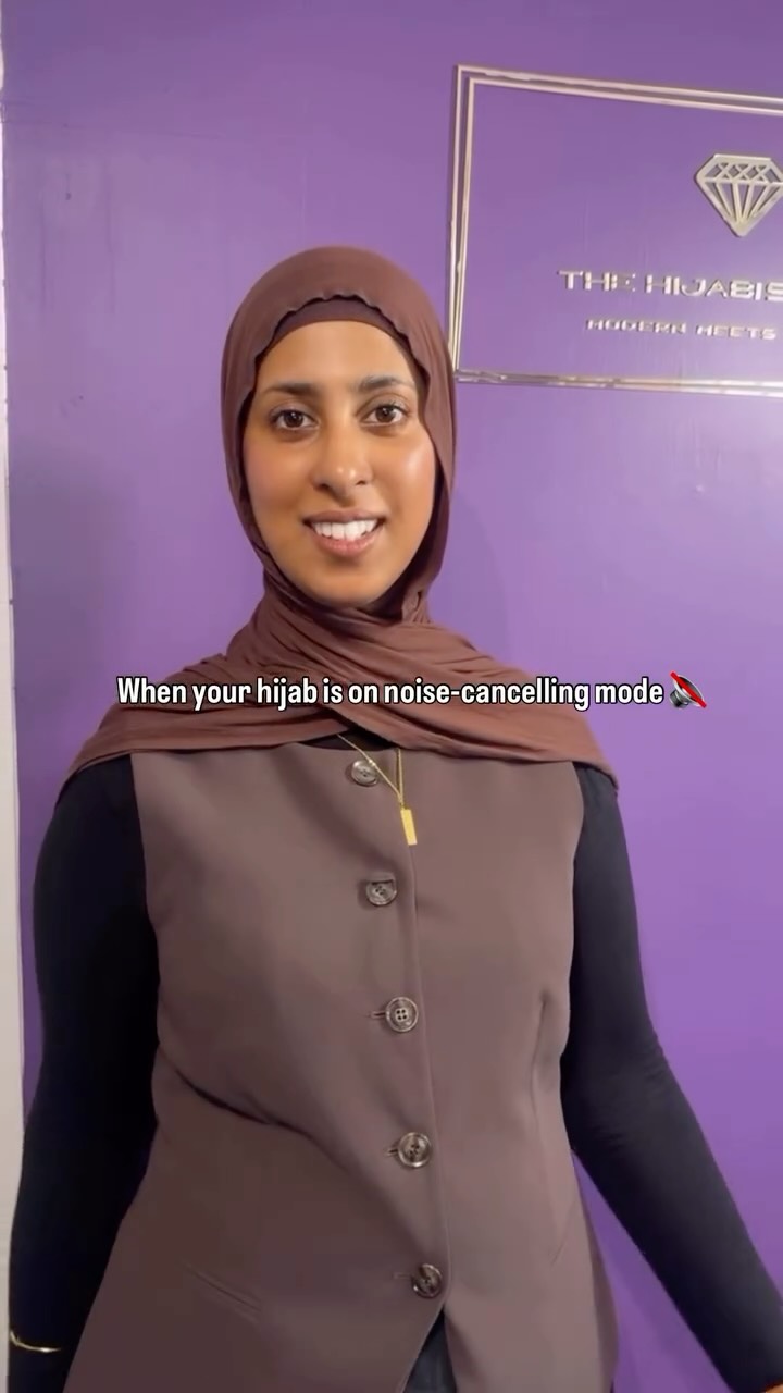 Mic check? More like hijab check 😂🙊
#modestfashion #modesty #hijabtutorial #Hijabigirl #hijabgirl #hijabspiration #hijabiqueen #hijabstyle #stylehijab #styleinspo #muslimgirl #muslimah #muslima #explorepage #fyp
