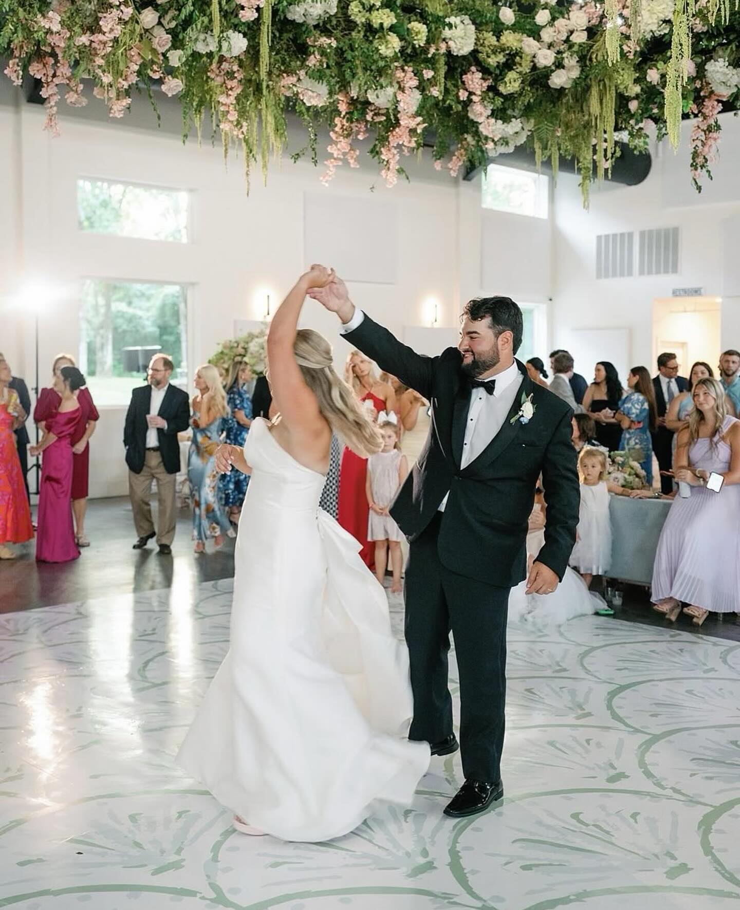 A space that feels as good as it looks!
VENDORS:
Planning + Design: @gretchenlarkanevents
Production Design: @cae_lr
Floral Design: @silkabloom
Photography: @katimallory
Videography: @leslee.layton
Venue: @thevenueatoakdale
Rentals: @whitedoorevent
