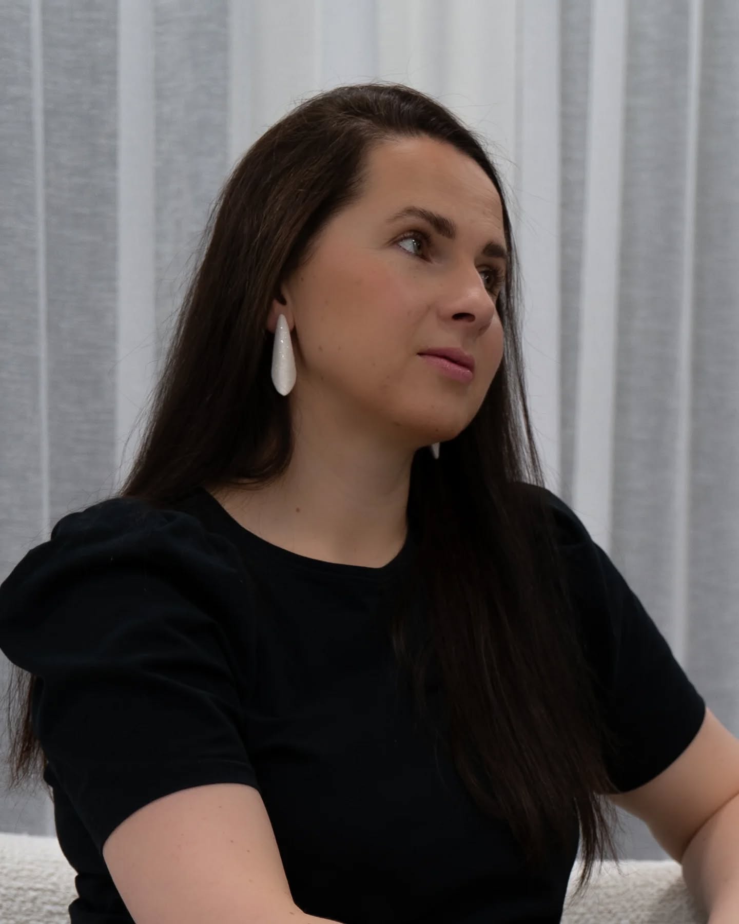 This is not about trends.
This is about identity.
#AnéDesign #ModernElegance #SlowFashion #EditorialStyle #StatementJewelry