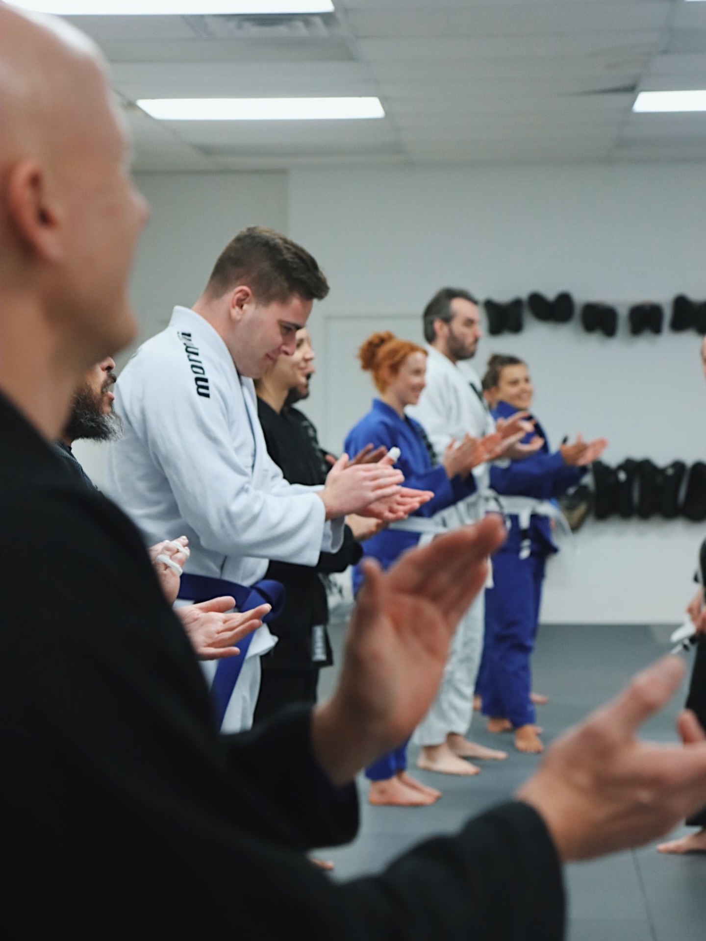 Round of applause! You’ve made it through another week of training. Congratulations. Treat yourself by training again tomorrow 🏆