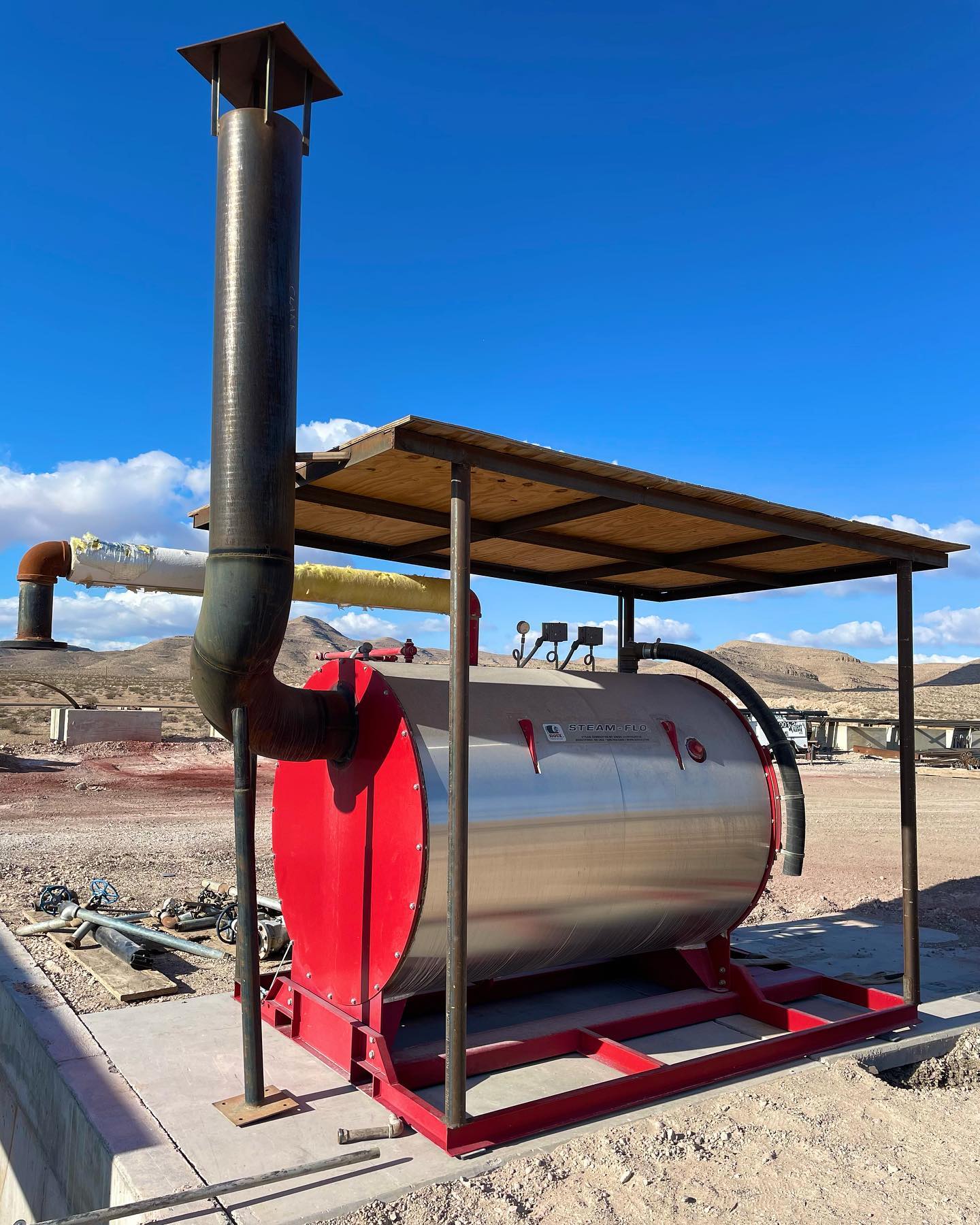 This Sioux Steam-Flo industrial generator provides continuous, unlimited steam to cure our concrete. And I must say, it sure looks good. 😎
#sosteamy #siouxsteamflo #curingconcrete #moonlightplumbing #wemeanbusiness #lasvegas