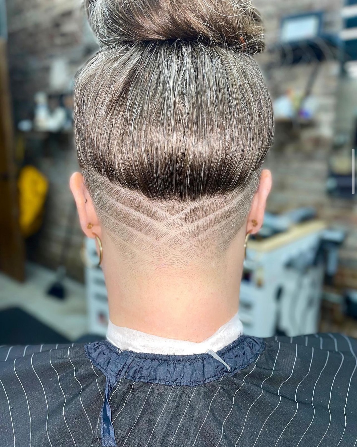 @krystleklips with the smooth blends and clean lines! #bentonville #bentonvillearkansas #nwarkansas #arkansas #barber #barbershop