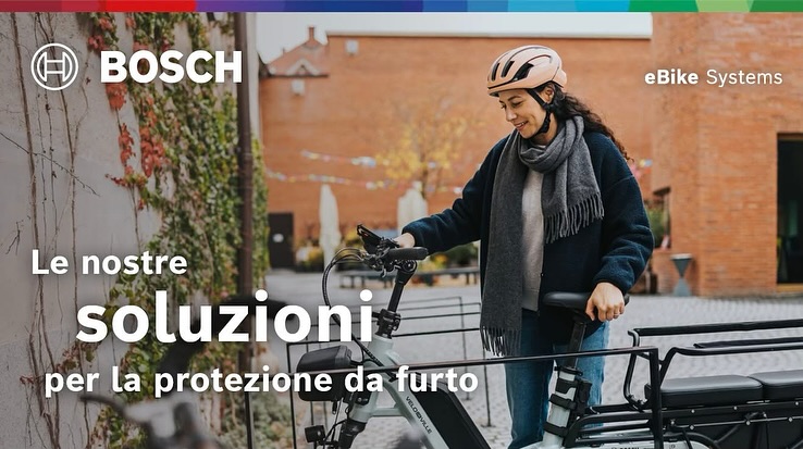 🚫🚔 Con Bosch rubare una eBike non ha più senso.
Grazie ai sistemi avanzati dell’app Bosch eBike Flow — eBike Lock, Battery Lock, eBike Alarm — e alla possibilità di contrassegnare digitalmente l’e-bike come rubata, la sicurezza fa un salto di livello.
Ve lo spieghiamo in modo semplice:
Il ladro porta via l’e-bike, ma si ritrova con:
❌ Motore inutilizzabile grazie a eBike Lock* (chiave digitale)
❌ Batteria inutilizzabile grazie a Battery Lock**
📍 Tracciamento GPS, allarme sonoro attivo e contrassegno digitale di furto su tutti i sistemi Bosch collegati grazie a eBike Alarm**
📌 Un’e-bike senza motore e batteria funzionanti non ha valore.
Quando questa tecnologia diventerà di uso comune, il furto di e-bike Bosch sarà sempre meno appetibile.
Disponibilità dei servizi:
*eBike Lock
Gratuito tramite app Bosch eBike Flow su tutte le e-bike Bosch di nuova generazione.
**Battery Lock & eBike Alarm
Servizi Premium Flow+.
Richiedono l’acquisto e il montaggio del Connect Module (modulo GPS Bosch).
🔐 Il nostro consiglio resta fondamentale:
-usare lucchetti di alta qualità
-legare sempre la bici a un punto inamovibile
-parcheggiare in zone trafficate
Seguendo queste regole e sfruttando i sistemi Bosch, la probabilità di subire il furto di un’e-bike diventa veramente bassissima.