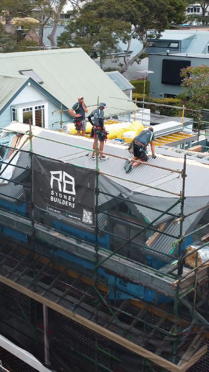 Back from the break and straight into it 👷♂️
Roof going on and this project is taking shape.
2026, let’s build.