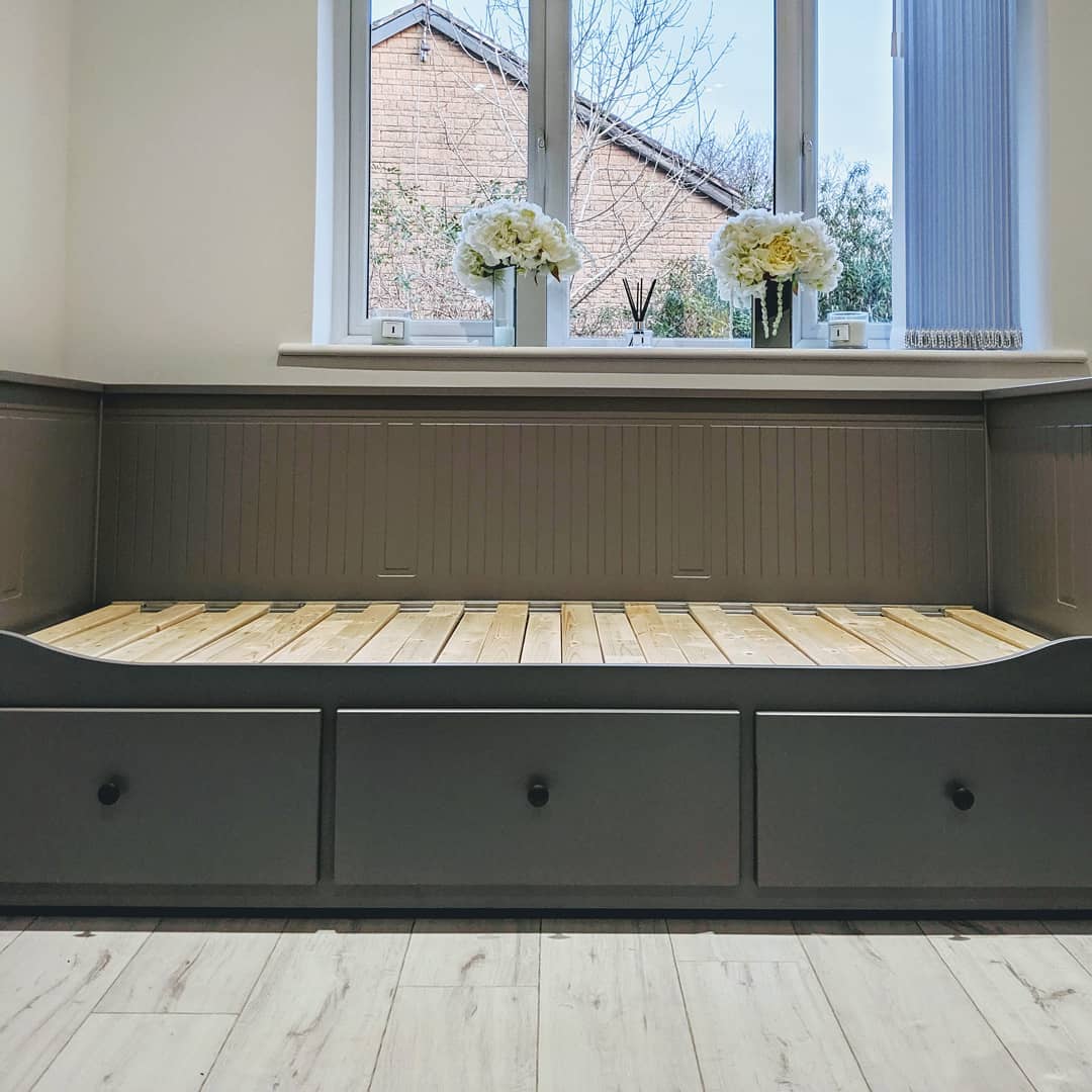 Hemnes Day Bed by IKEA, loads of storage plus a pull out bed. Great for making the most of a small bedroom.
.
.
.
#ikeawarrington #ikeamanchester #ikeauk #handymanmanchester #handymanliverpool #hemnesdaybed #spacesolutions
