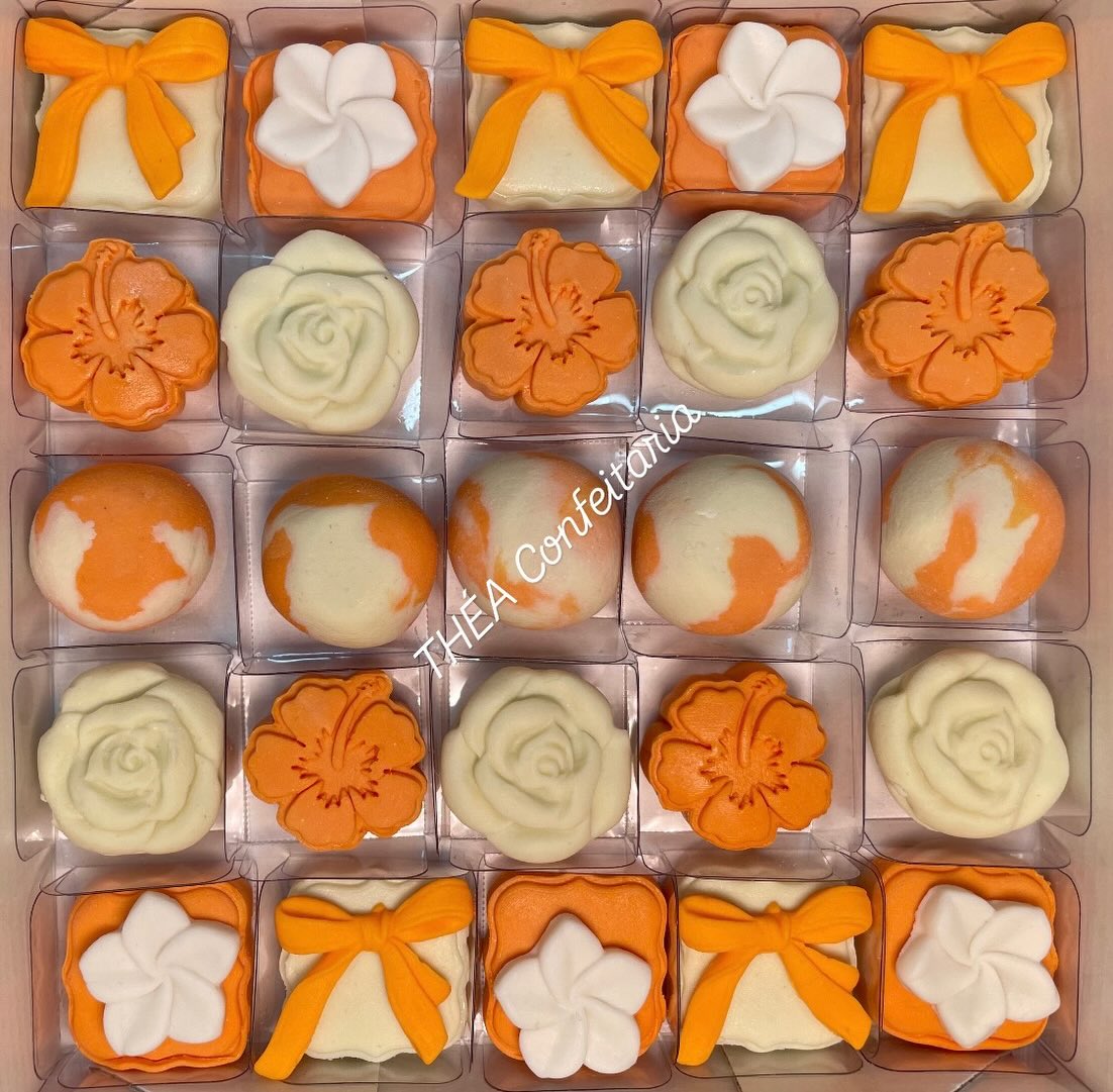 Flores e Laços.. 🧡