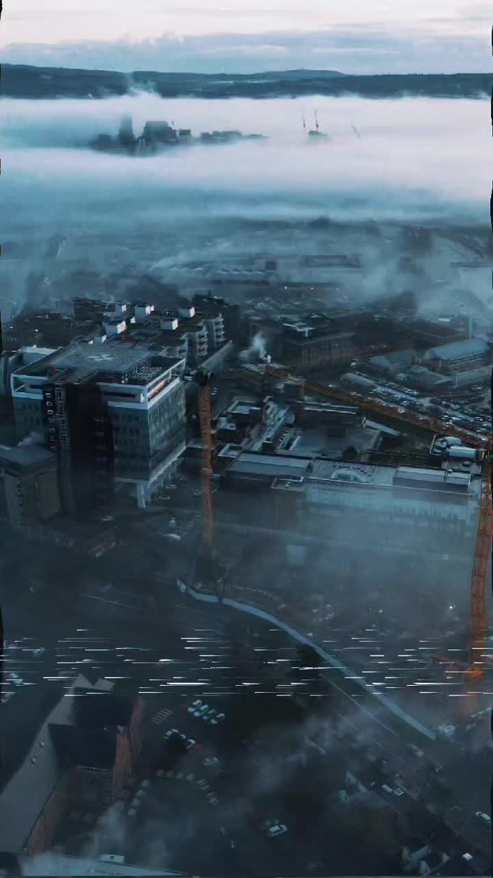 When the city disappears under fog, the drone goes up.
Belfast floating quietly below the clouds this morning.
Aerial captures by Virtual Towns 🚁