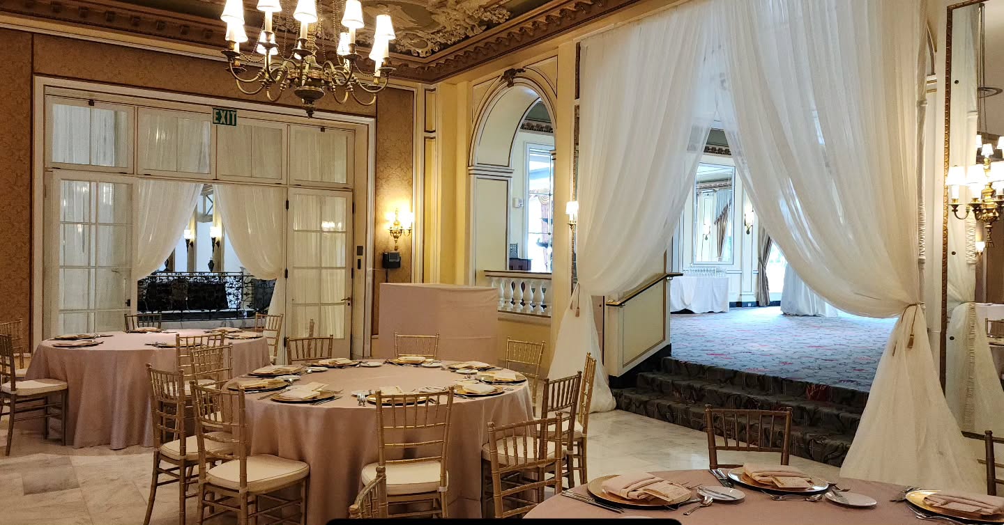 @thebroadmoor
@sapphirecelebrations
@coloradolighting