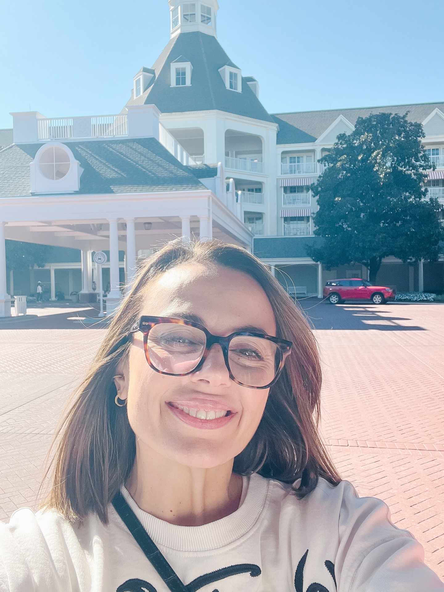 A few days ago, I turned 50.
Yes… 50 😄
I know some of you might be thinking, “Wait… what?”
Honestly, I kind of thought the same.
I don’t feel 50 in a heavy or scary way at all.
If anything, I feel clearer, lighter, and more excited than I have in a long time.
This birthday made me pause for a second and look back at everything I’ve created over the years, the designs, the ideas, the seasons of growth, and all the ups and downs that come with running a small creative business.
It feels like the end of an era, not because anything went wrong, but simply because seasons change. And when one season ends, another one quietly begins.
Right now, I feel called to slow down a little, simplify, and create in a way that feels more aligned with where I am today.
More intention.
More clarity.
Less pressure.
Thank you for being here, for supporting my work, and for growing with me through every stage 🤍
Barbie
☻
Hace unos días cumplí 50.
Sí… 50 😄
Sé que algunas estarán pensando: “¿Cómo así?”
La verdad, yo también lo pensé.
No me siento de 50 de una manera pesada ni dramática.
Al contrario, me siento más clara, más liviana y más emocionada que en mucho tiempo.
Este cumpleaños me hizo parar un momentico y mirar todo lo que he creado a lo largo de los años, los diseños, las ideas, las etapas de crecimiento, y todo lo que viene con llevar un negocio creativo.
Se siente como el cierre de una etapa, no porque algo haya salido mal, sino porque las etapas cambian. Y cuando una se cierra, otra empieza, tranquila y sin apuro.
Ahora mismo siento ganas de bajar un poco el ritmo, simplificar y crear de una manera más alineada con quien soy hoy.
Más intención.
Más claridad.
Menos presión.
Gracias por estar aquí, por apoyar mi trabajo y por crecer conmigo en cada etapa 🤍
Barbie
.
.
.
#endofanera #lifeat50 #gratefulheart #onestepatatime #unpasoalavez