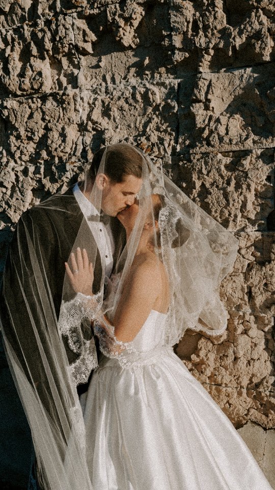 V E I L
When we say our veils are different, we mean it.
Quality • high quality tulle that flows and is soft to the touch
Colour • silk white colour to match the shade of your dress
Shape • each veil is made and cut with the shape of your dress in mind. Our goal to follow your train shape.
Handmade • no warehouse or factory or shipping, made here by hand by me.
Considered • every part of your veil is made to suit you, your dress, your vision.
Get in touch to design something that feels uniquely you✨️
#veil #handcrafted #details