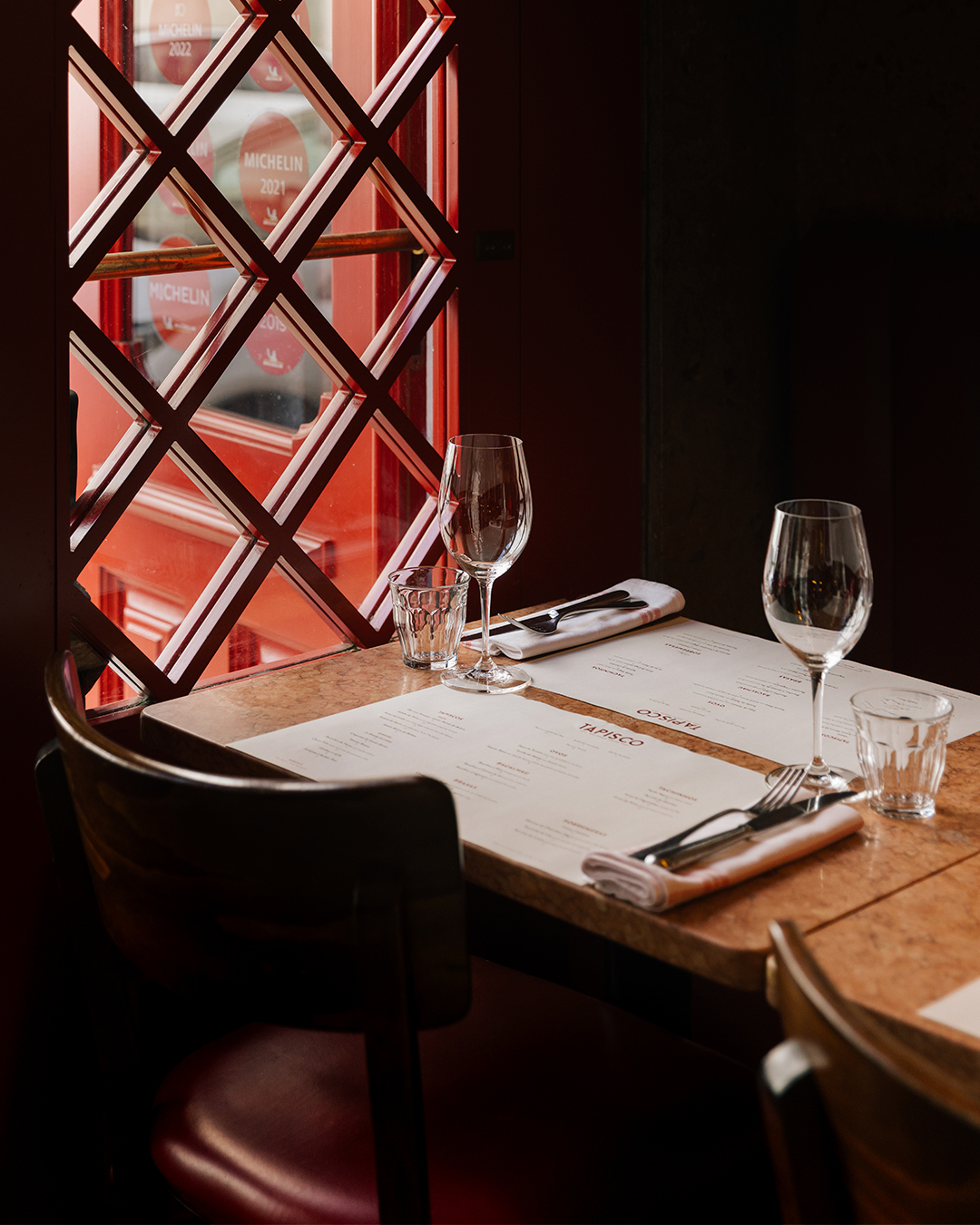 No Tapisco, cada prato é uma homenagem à tradição, com o melhor da gastronomia portuguesa e espanhola. Um convite para momentos de verdadeira partilha e sabor. É servido?
--
At Tapisco, each dish is a tribute to tradition, with the best of Portuguese and Spanish cuisine. An invitation to moments of true sharing and flavour. Is it served?