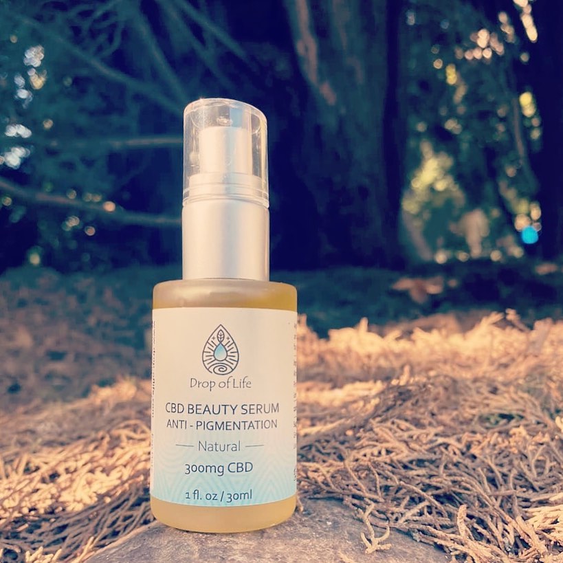 ~AntiPigmentation Cbd serum~
For lightening and blurring sun spots. The serum is rich in oils that contain vitamin C that help lighten the skin and blur sun spots and age.
Rich in CBD oil which is anti-inflammatory and anti-bacterial and contains a huge amount of antioxidants. The function of antioxidants, which can also be found in abundance in vegetables, is to fight the free radicals in our body, which cause us to age faster.
Studies show that CBD is also effective in fighting acne, dry skin, pigmentation and wrinkle prevention. #cbd #cannabis #hemp #cbdoil #cbdbeauty #cannabiscommunity #naturalbeauty #marijuana #cbdhealth #cbdlife #cannabisculture #cbdheals #cbdmovement #cbdproducts #hempoil #organic #health #cbdskincare #wellness #cbdflowers #life #cannabidiol #cbdcommunity #dropoflife #planttrees #seeds #dropoflifecbd #dropoflife #lovelife #cbdisolate #naturalpainrelief