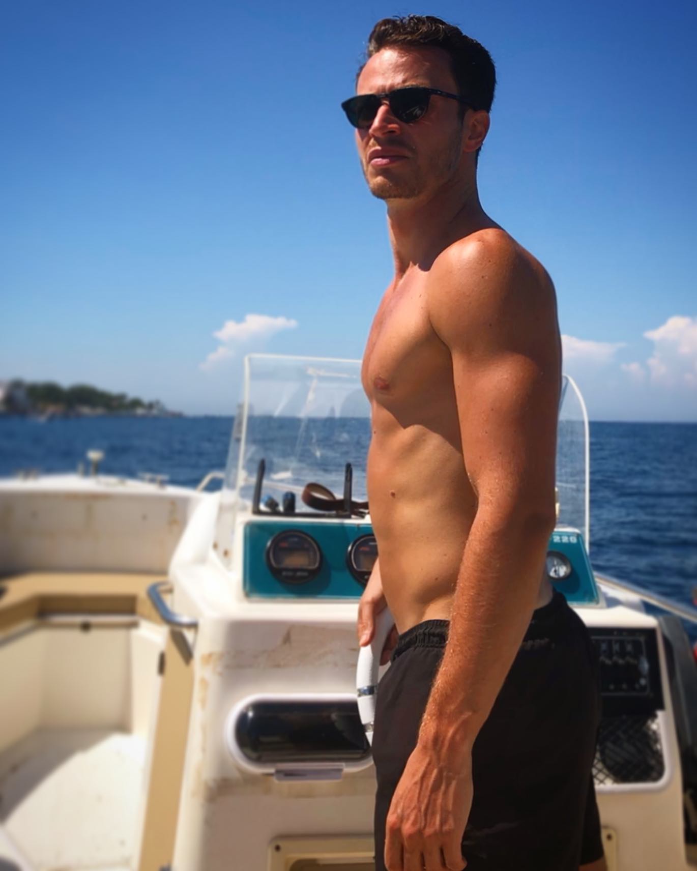 My face when they ask me if I like pineapple on pizza 🤣
#pizzahawaiana