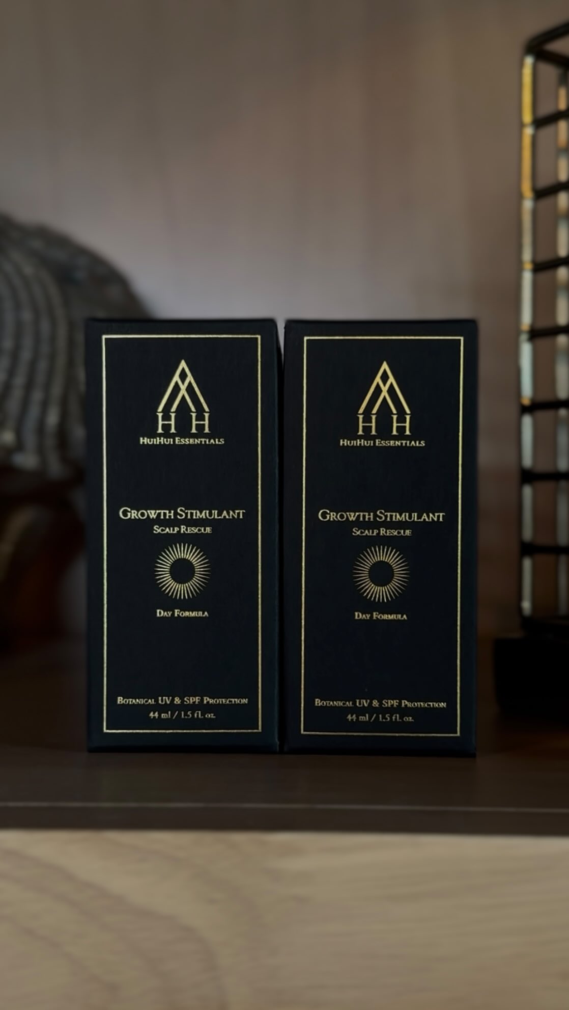 Hui Hui is more than a scalp oil.
Itâs a sensory experience designed to calm the body while nourishing the scalp.
I use Hui Hui because the scalp and nervous system are deeply connected. The essential oils work aromatically to help regulate stress responses, slow the breath, and bring the body out of fight-or-flight, while the botanical oils support circulation, hydration, and overall scalp health.
Applied with intention.
Inhaled for calm.
Felt far beyond the scalp.
This is care that reaches deeper.
Shop Hui Hui through the link in my bio. âĄ