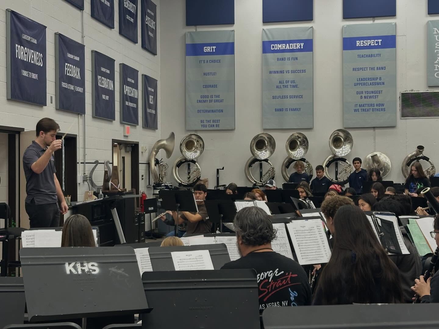 KM4B had a great time rehearsing alongside @creekwoodmsband and @riverwoodmsband this morning!! Ending the day with some fun at Main Event! We hope both bands had as much fun as we did :)