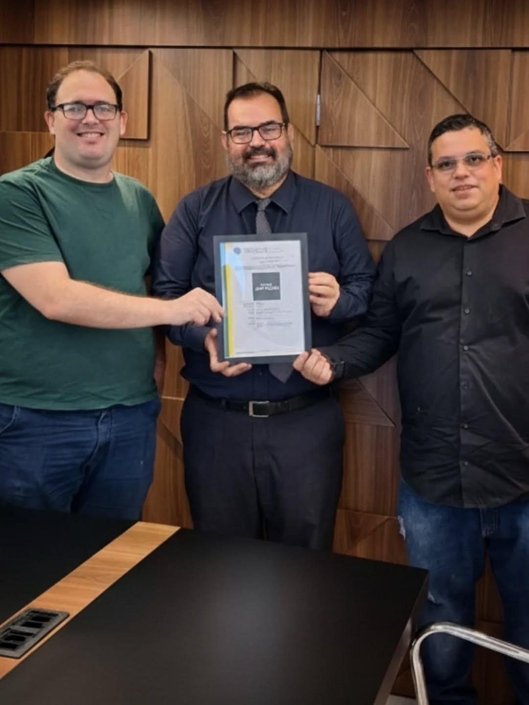 Entregamos hoje o certificado de registro de decênio da marca CEARÁ ANTENADO, que conta com proteção oficial®️ na classe 41 junto ao INPI - Instituto Nacional da Propriedade Industrial.
Ceará Antenado: Informação, análises políticas, negócios e entrevistas exclusivas 📈 Bastidores do Ceará, Brasil e do mundo em primeira mão!
Quem quiser conhecer mais, basta acessar suas redes sociais: @cearaantenado
Agradecemos os gestores Roberto Barros e José Moreno que gentilmente depositaram confiança em nosso trabalho, desejamos muito sucesso.
⠀⠀
#marcasepatentes #marcas #patentes