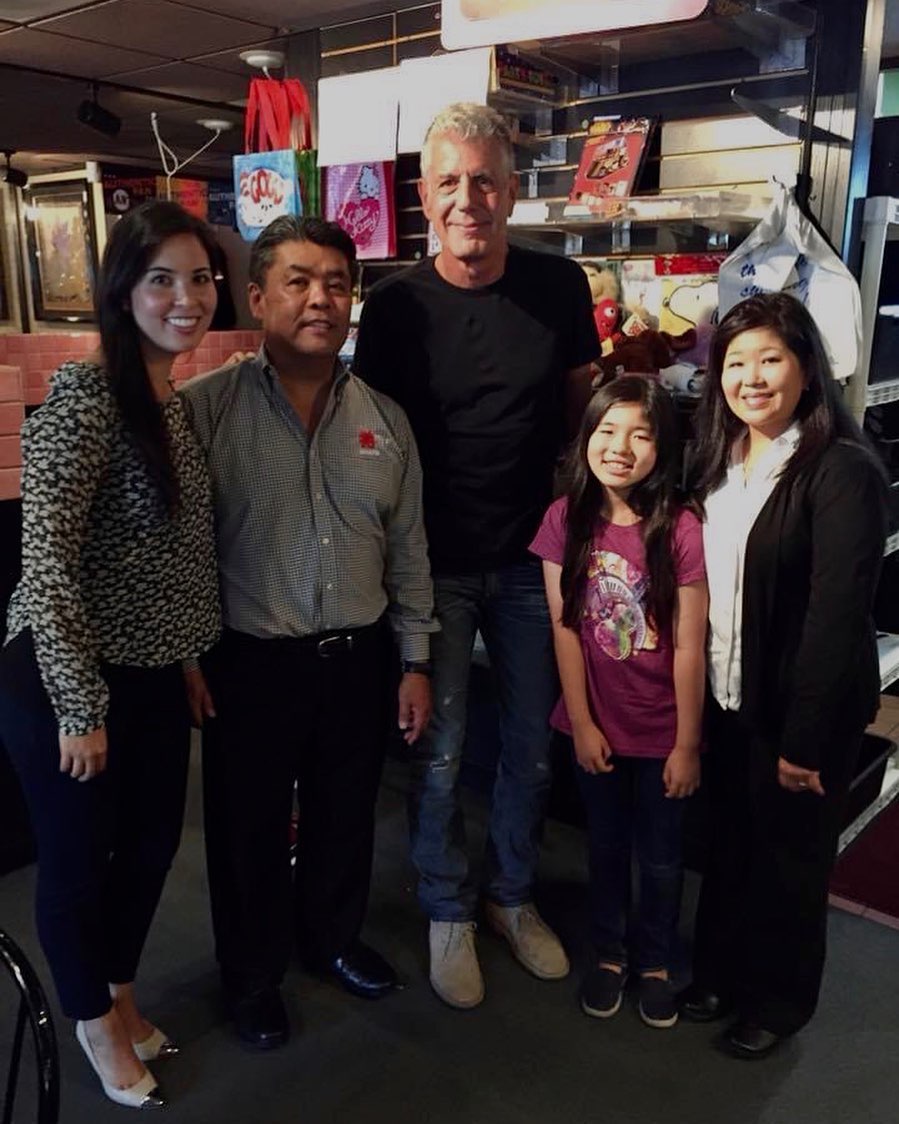 We got the call that they wanted to film #PARTSUNKNOWN we thought it was a joke. Weeks later @anthonybourdain shows up on his actual birthday to film. We offer him a birthday orange 🍊 but he was a busy man. Today we celebrate delicious food, good drinks and conversations on #bourdainday • Cheers Anthony! 🍻