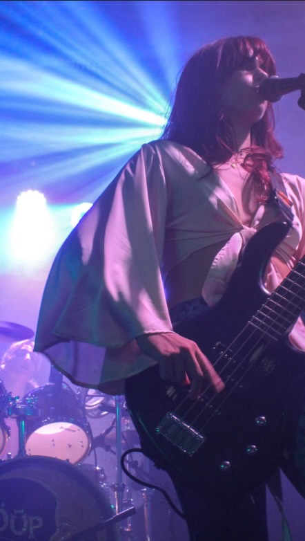 When the sea witches ask you to film them, it is very important that you say yes 🧜♀️
⟡
⟡
⟡
⟡
🎥: @shaun_boylan31
#musicvideo #viralreels #indieband #nowplaying #rockband