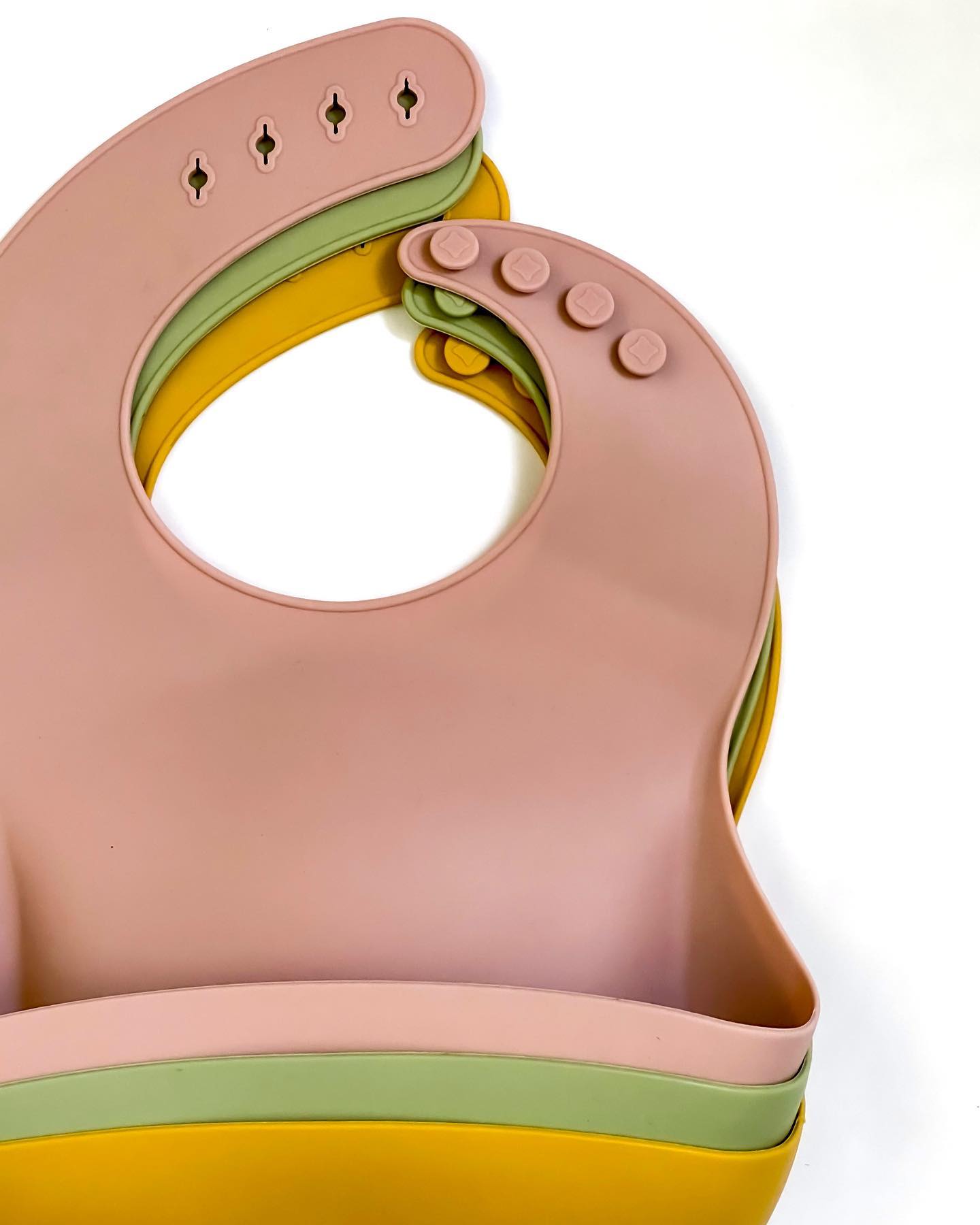BIB COMBO SPECIAL !!!
Grab 3 bibs for the price of ONE for ONE week only! ☝🏽 use code : BIBCOMBO to activate discount 🤍
Madré©️BIBS
•Trendy, lightweight and comfortable.
•Waterproof - Making it easy to simply wipe off after meals.
• Foldable, portable, soft and adjustable
• Great for on-the-go.
♡
*Dishwasher safe (on top rack) or Hand wash with mild soap*
#siliconebibs #safeproducts #babyproducts #effectiveness #pastelcolors #foodcatcher #babybrand #madrébabygoods #madrélife #treatyourkids #islandcompany #productphotography #sampleproducts