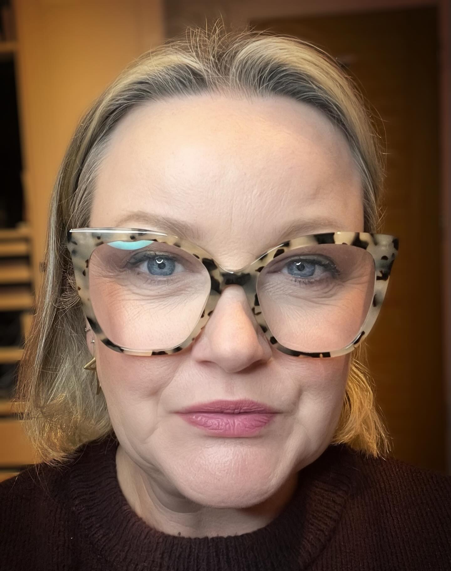 Want to know how I created this everyday natural makeup look using all vegan and natural makeup brand Bareminerals?
ðºWatch my YouTube Tutorial Now
LINK IN BIOâ¬ïž
#bareminerals #makeuptutorials #maturemakeup #makeupartistworldwide #makeup #veganmakeup #nikkimakeupandhair