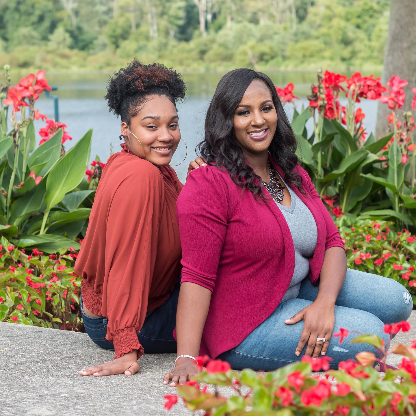 Mom: a noun, a verb and a gift. 🌷💐 🎁
Happy Mother’s Day to all the mommas who ‘mom’ with grace and whose love makes the world a better place. 💕