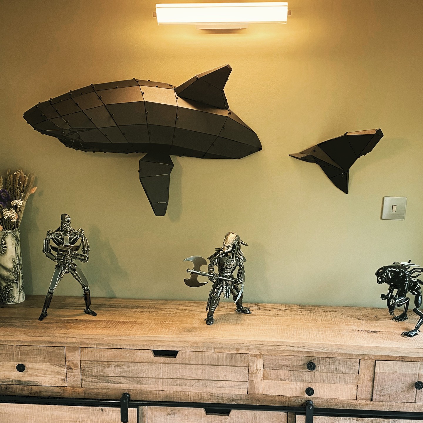Shipped to London ✈
#shark #metaldecor #metalsculpture #3dart #minimaldesign #aquarium #aquariumdesign #trance #8888 #designweek #metalstatue