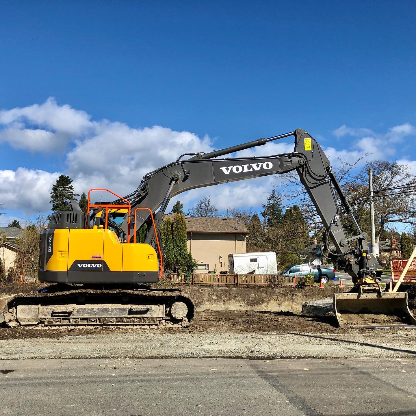Does everybody else park their tilty in an odd position to set it apart from all other excavators?