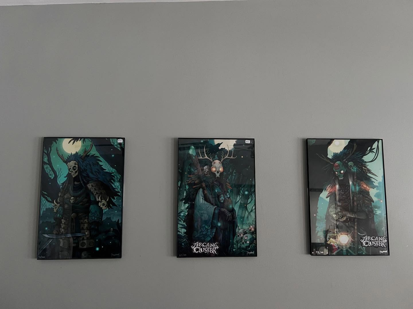 🚬🐡Couple of pieces from our new artist display @arcanecluster 🪩 it’s so vibrant in here 🎨✍️🫠