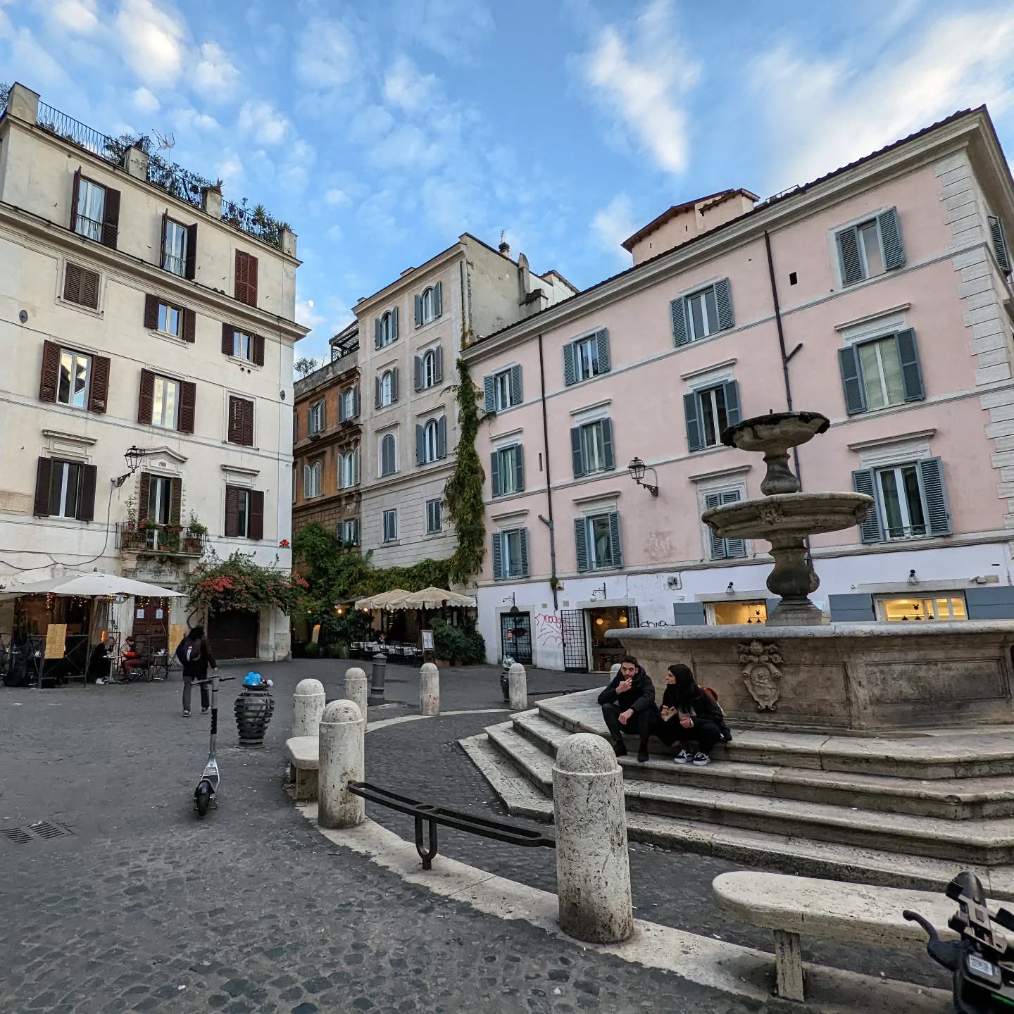 Who doesn't love a Piazza in Rome! Piazza Della Madonna dei Monti is just a short walk from the Colosseum. #latinrocks #rome #piazza