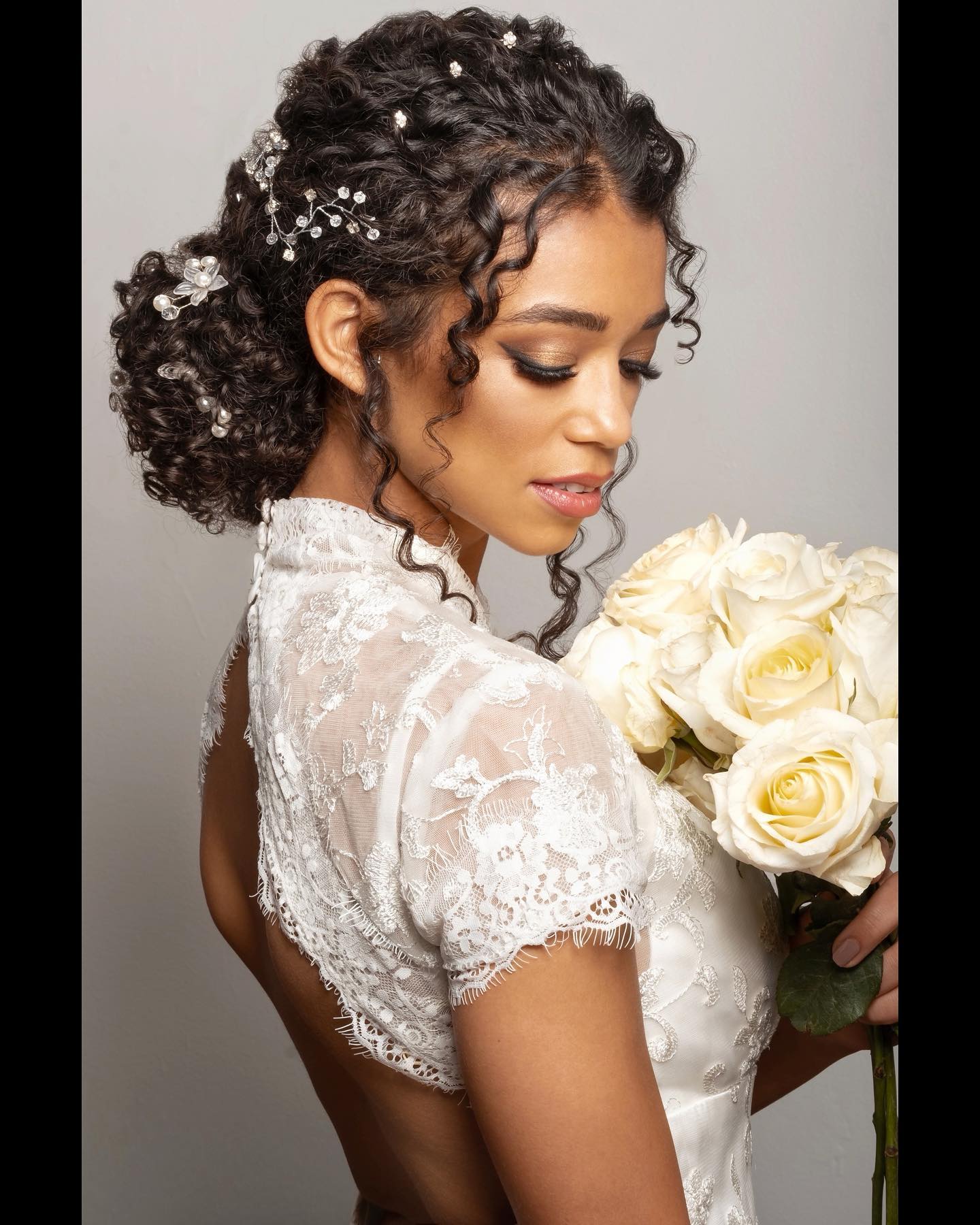 Happiness & confidence are the prettiest things you can wear on your wedding day ♡ 💫
Wedding Glam Squad 👇
Model: @franny_c80
Eyelash Extensions: @artoflashdc
Makeup Artist: @dceliteimage @teresafossbeauty
Hair Stylist: @jacquidavishair
Photographer: @michaelericwoodward
Retouch: @studio5800
・
・
・
・
・
・
For Lash, Brow & Skin bookings please visit ➡️ www.artoflash.com (or click the link in our bio) to schedule.