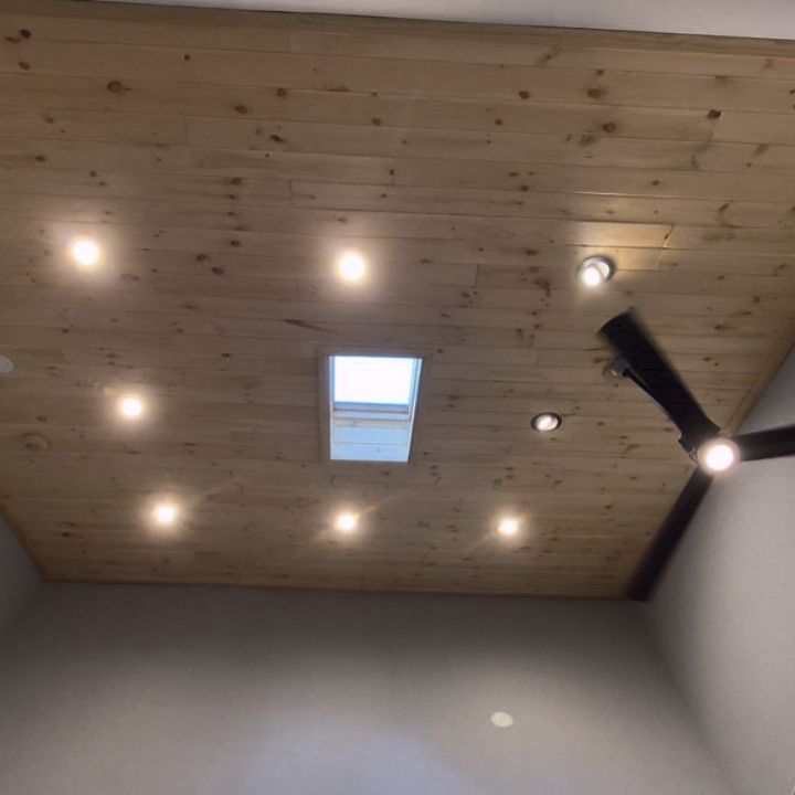 We installing a V-Groove pine ceiling off of Bakers Saffolding over 25 feet in the air over a staircase and loft hallway to start our 2026 schedule. New recessed lights and a new ceiling fan to compliment the upgrades to the space, while removing 2 bulky fixtures to create a clean, less cluttered look. Glad we can check this challenging project off the list to start the year!