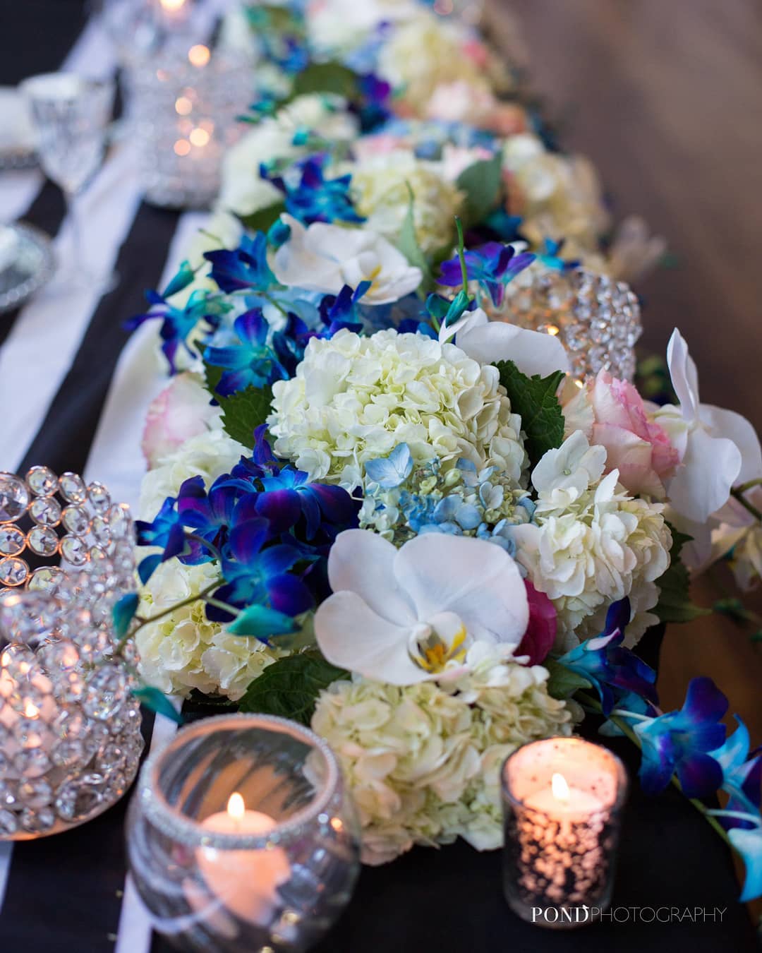 I'm a fall girl. Hoodies. Pumpkin spice. Crisp leaves. I love fall. BUT beautiful summer blooms like these from @finelinekc sure do make the heat of summer more tolerable. 😍
.
📷: @pondphotography .
.
#kcweddingplanner #kcweddings #kcwedding #kansascitywedding #kansascity #kc #kansascitybride #wedkc #weddingplanning #kcweddingplanning #weddingseason #engaged #weddinginspiration #weddingdetails #thekansascitybride #kcgroom #weddingcoordinator #love #weddings #engagedinkc #kansaswedding #missouriwedding #midwestwedding #theknotweddings #weddingdesign #midwestbride #weddingflowers #summerwedding #luxurywedding