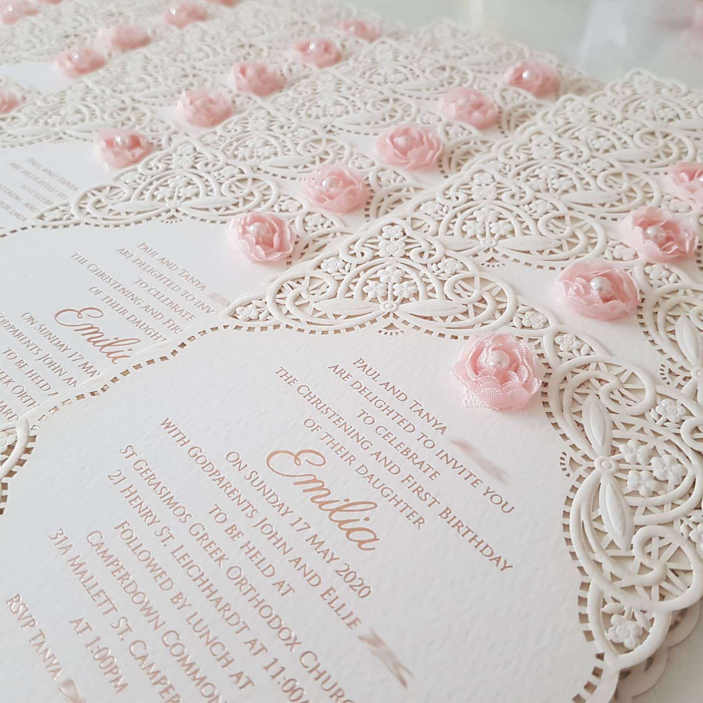 1st birthday invitation...blush pink pearl rose embellishment with gold foil printing with intricate boarder detail.😍
#birthdayinvitations #babygirl #babyshower #1stbirthdayinvitations #sydneystationery #stationeryshop #weddinginvitationssydney #invitationshop #lovelywedding #beautifulinvitation #uniqueinvitations #blushpink #blushpinkwedding #blushpinkinvitations #roseinvitation