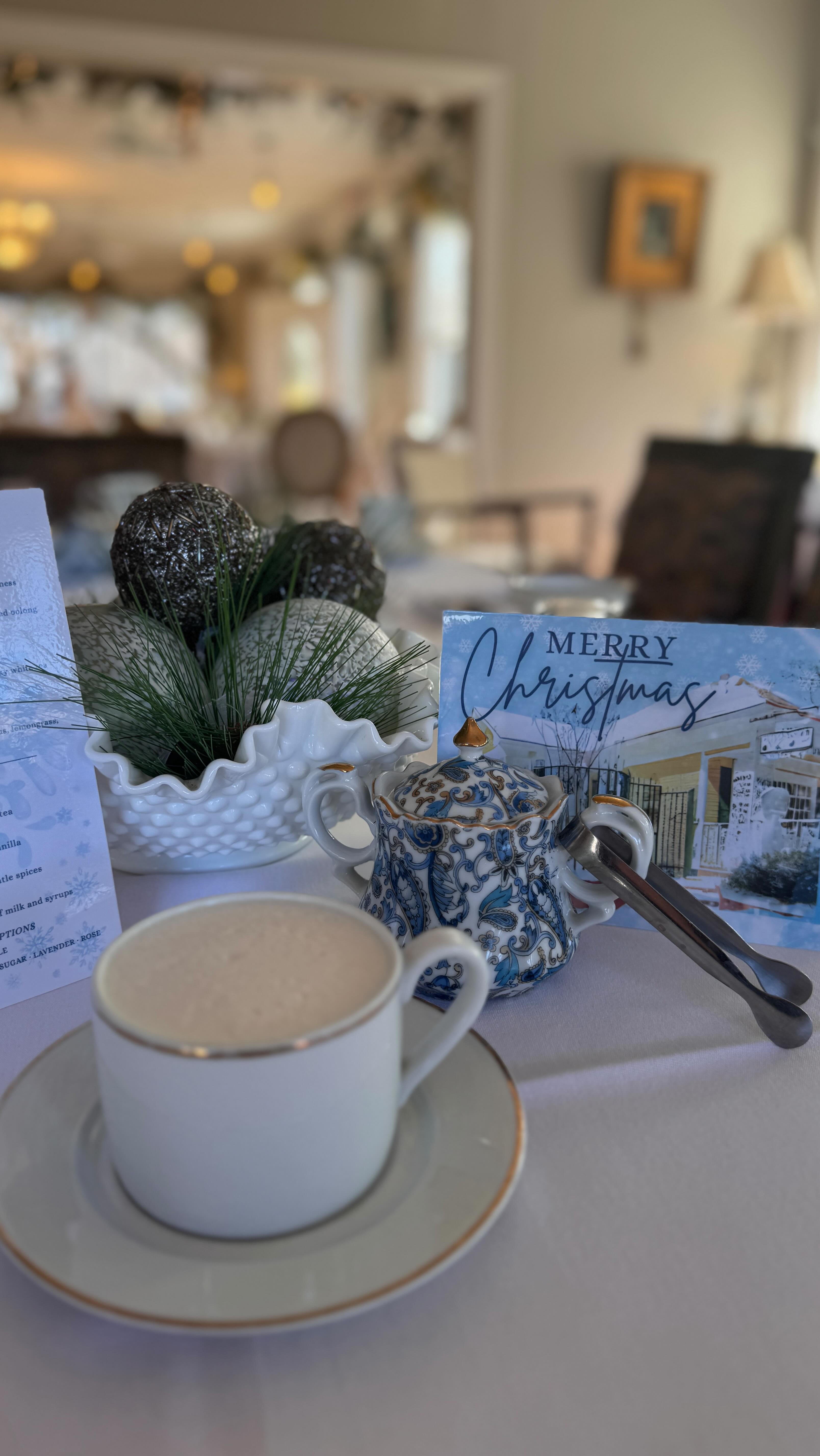 We have some tasty tea lattes waiting for you guys, join us any time for a relaxing tea, cheers!😊🫖
-🍯Spice Nook is a house blend of chai black tea
-👑Duchess Daydreamconsists of a cloud like Earl Grey latte with vanilla.
-🍵Evergreen is a nice warm classic matcha with your choice of milk and syrups.
•Join us! 🫖
#bishopartsdistrict #teatime #tealatte #feed #teahouse