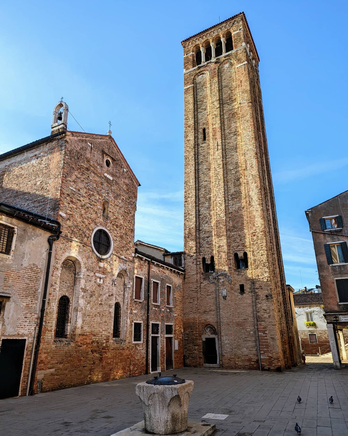 Chiesa Parrocchiale San Giacomo dall'Orio.
.
.
.
.
.
.
#latinrocks #instaitalia #walksinitaly #italianplaces #italian_places #instaitalia #italytravel #italia #italyphoto #travel #trip #tesori_italiani #italymagazine #venezıagram #veniceitaly #venezia
#sangiacomodallorio #bellavenezia