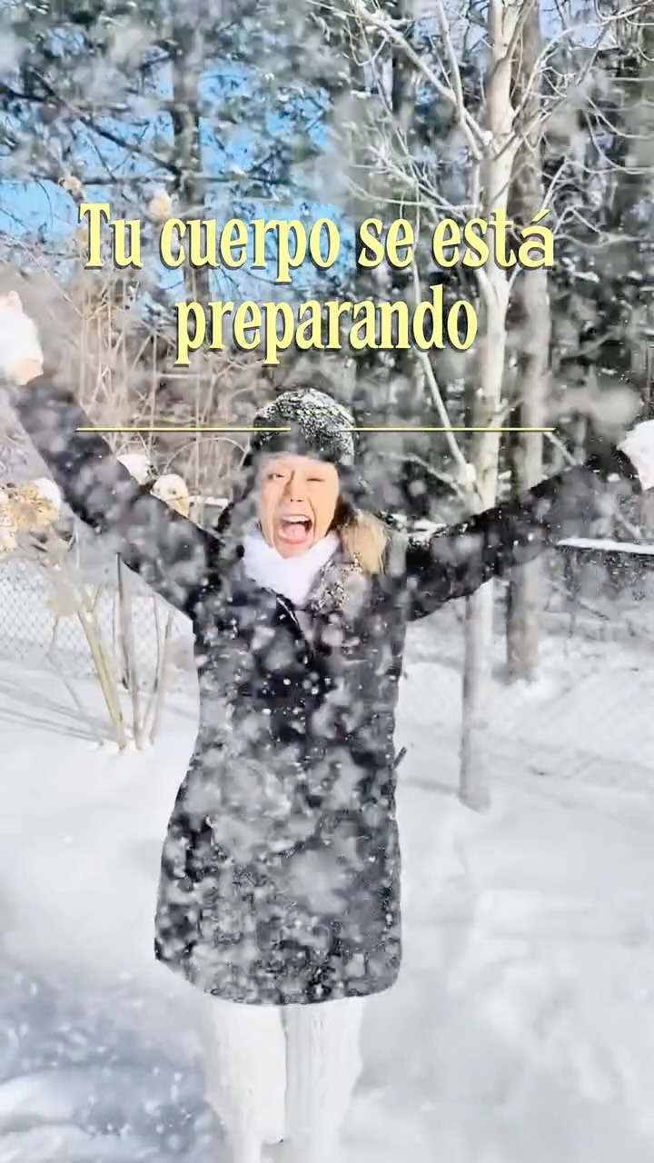 Aunque aún hay nieve,⛄️
La naturaleza ya esta despertando.
Debajo del frío,
La vida se está preparando.
En Ayurveda, este momento del año nos recuerda que la transición es sutil:
No pasamos del invierno a la primavera de golpe.
Primero escuchamos,
Luego aligeramos,
Y poco a poco nos abrimos a lo nuevo.
Recolectar pinitos,
Respirar aire fresco
Abrir las ventanas a la Luz…
Son pequeños gestos que nos conectan con ese cambio interno
Que también está ocurriendo en nosotras.
Este es el tiempo de preparar el cuerpo y la energía para florecer sin prisa🌱.
Guarda este reel como recordatorio de que todo florece a su tiempo!!!🪷.
Te gustaría aprender a preparar tu cuerpo para la primavera desde Ayurveda?😉 #ayurveda #latinasenusa #amorpropio #motivacion #latinasusa