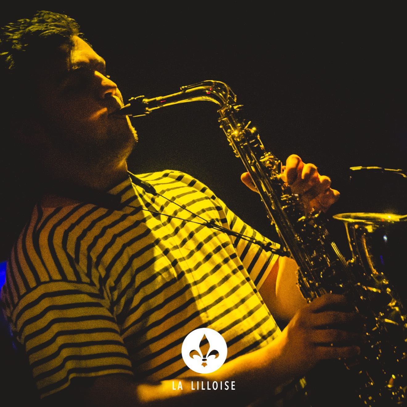 On revient vite ! 💪🏼
.
#stayathome #restezchezvous #seeyousoon #night #club #sax #saxophone #dj #lille #henriselmerparis #marina #music #party #musicianlife #corona #rythmofthenight #friends