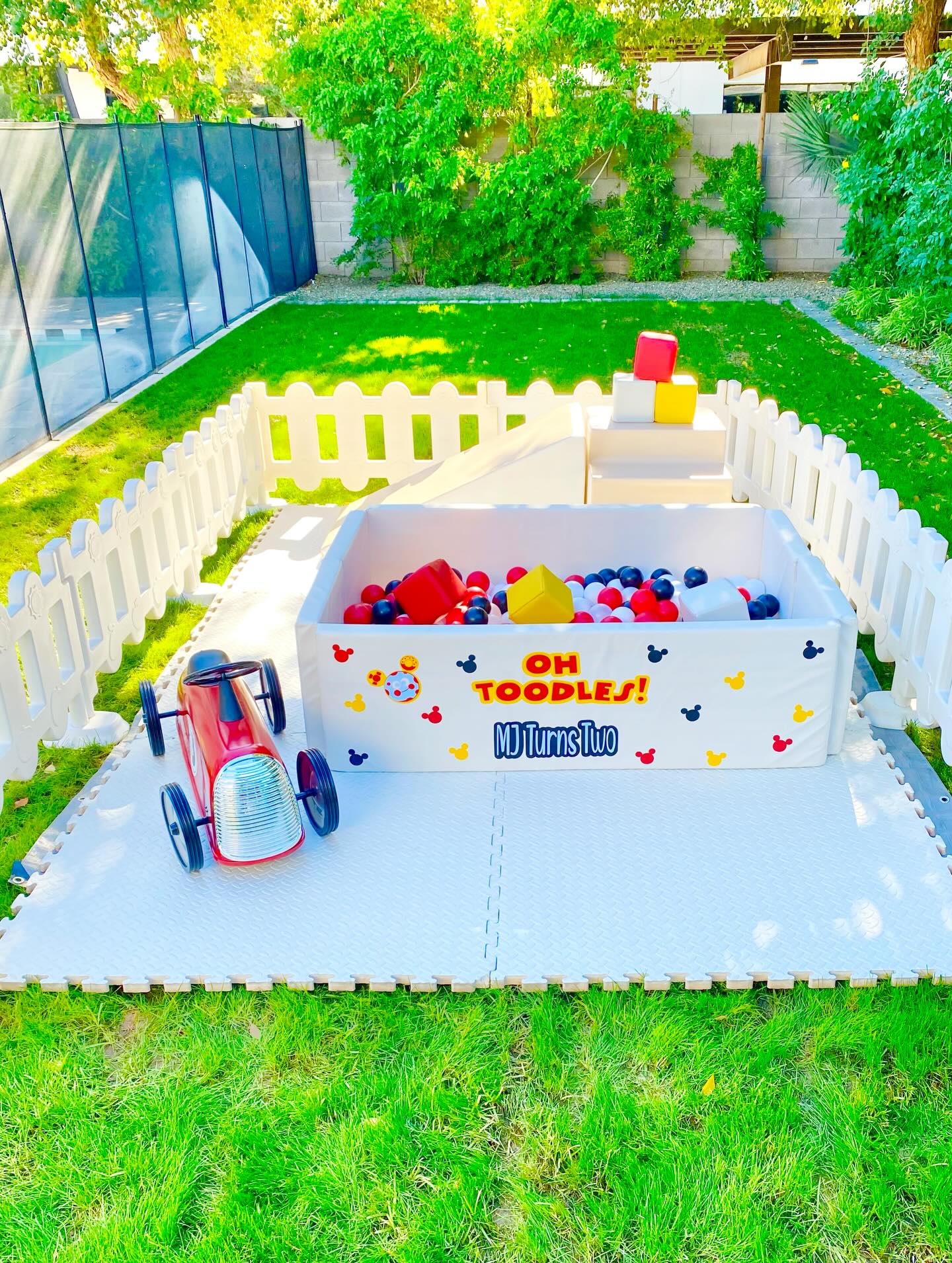 Mickey Mouse clubhouse! MJ turned 2๐ฅณ๐ด๐กโซ๏ธ Lil Custom Climber package to match the parties theme.