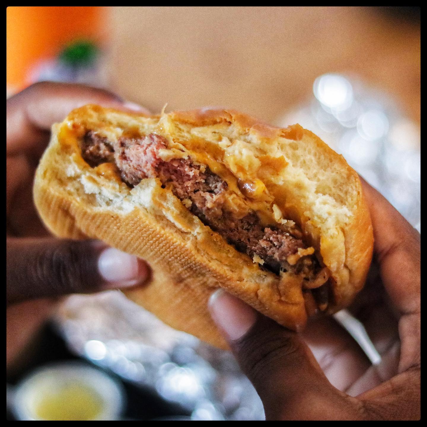 Les sensations de faim sont déclenchées par le cerveau.. ou par nous 😂
"COME HUNGRY LEAVE HAPPY"