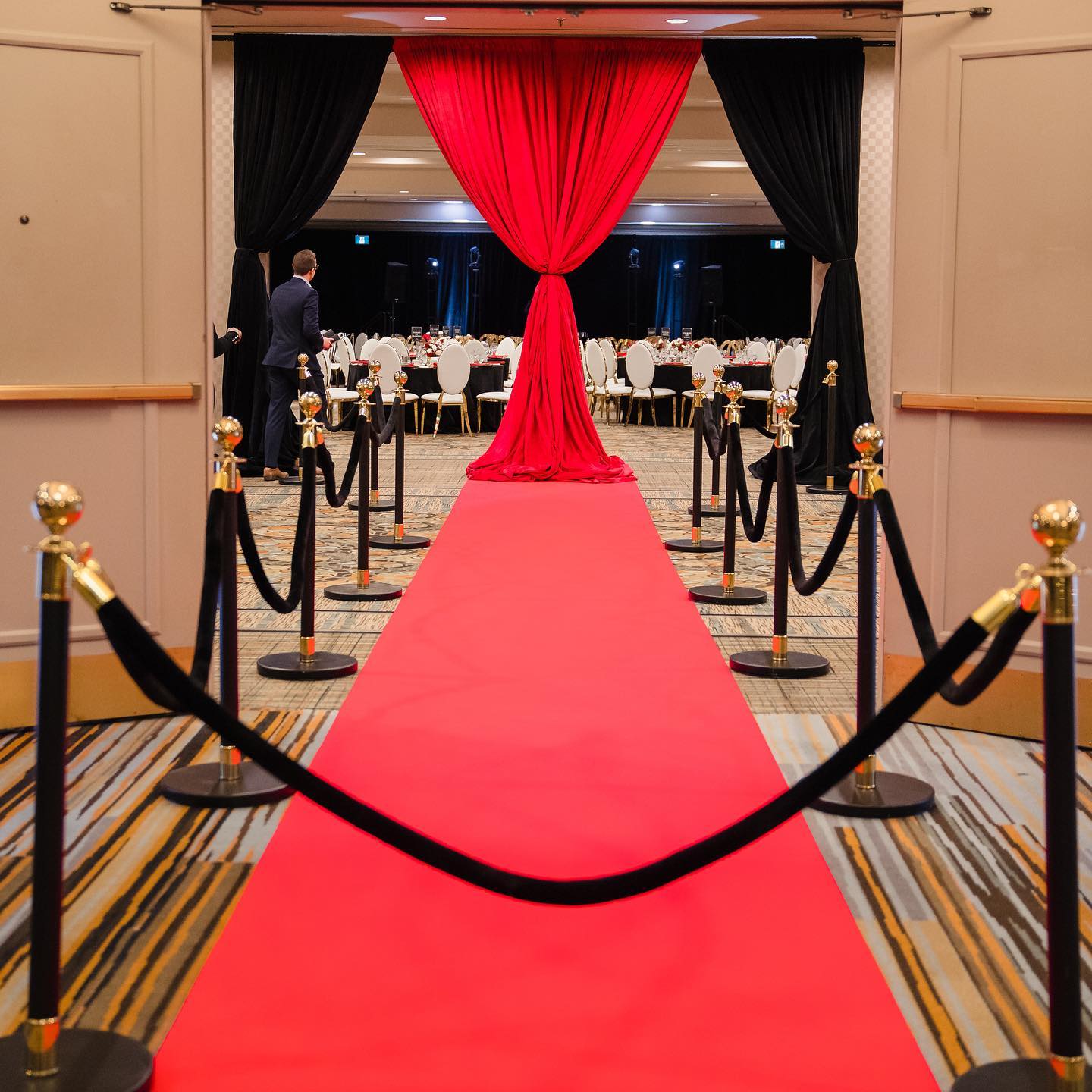 Because a night of luxury gaming, Monte Carlo inspired, deserves a stunning red carpet and a great entrance. We’re looking back at KIA Canada Holiday Gala- Casino Royale. Full service design and production by Creative Event Solutions. Red carpet by @theideahunter