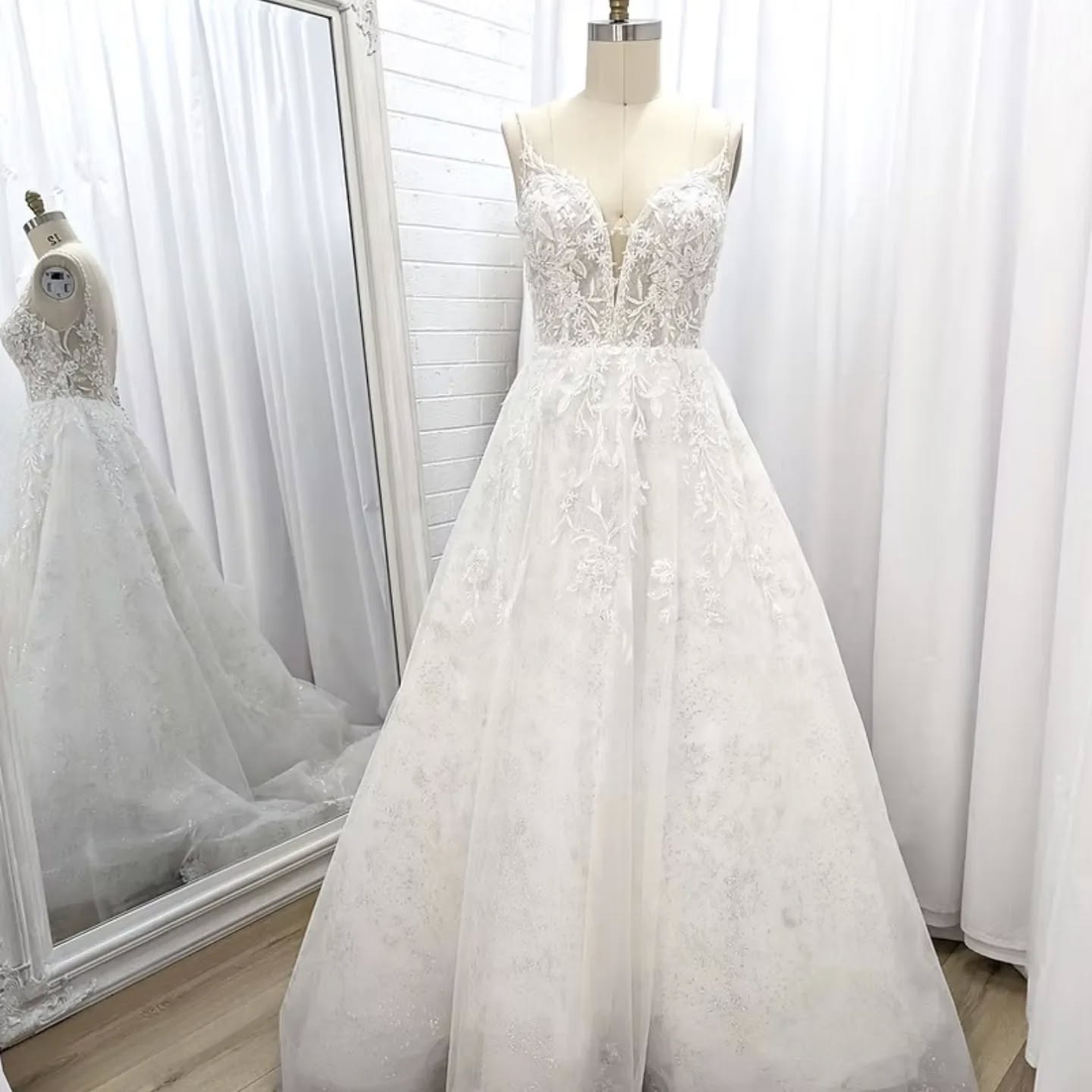 The 5 gowns everyone’s clicking right now ✨
Modern, romantic and timeless — these are the most-visited wedding dresses on our website this week.
Available now at Love Me Twice 🤍
Try on in store, customise the fit, or save for later.
#TopBridalGowns #WeddingDressInspo #ModernBridal
#SustainableBridal #PrelovedWeddingDress
# LoveMeTwice
Curated Design Collection, Sample, Glinda wedding gown, size 12
1940's Vintage lace wedding dress size 0-2
sottero-and-midgley-oakley-7sc385
bridgette-Jennifer-Bowden-Designs-size-8
maggie-sottero-jade-wedding-gown-size-8-10-modern-vintage-styling