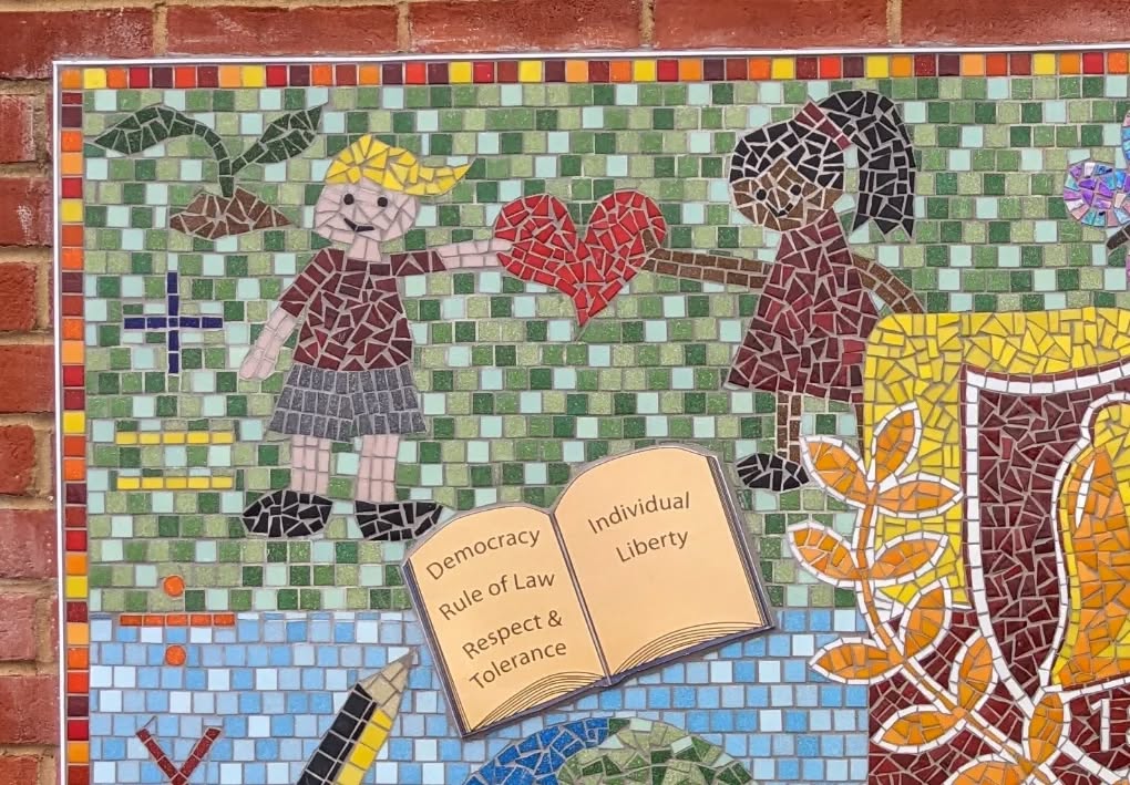 A recently completed mosaic for Ashingdon primary school, celebrating 150 years 🎉
The design is made up of childrens drawings and the schools logo. The house teams air, earth, fire and water are also included.
#handmade #handmadedecor #mosaicdecor #mosaicsofinstagram #mosaicartist #glassmosaicart #glassartist #wemake #wedesign #weinstall #paulsiggins #themosaicstudio #madewithchildren #handmadeintheuk #ihavethisthingwithglass #ihavethisthingwithtiles